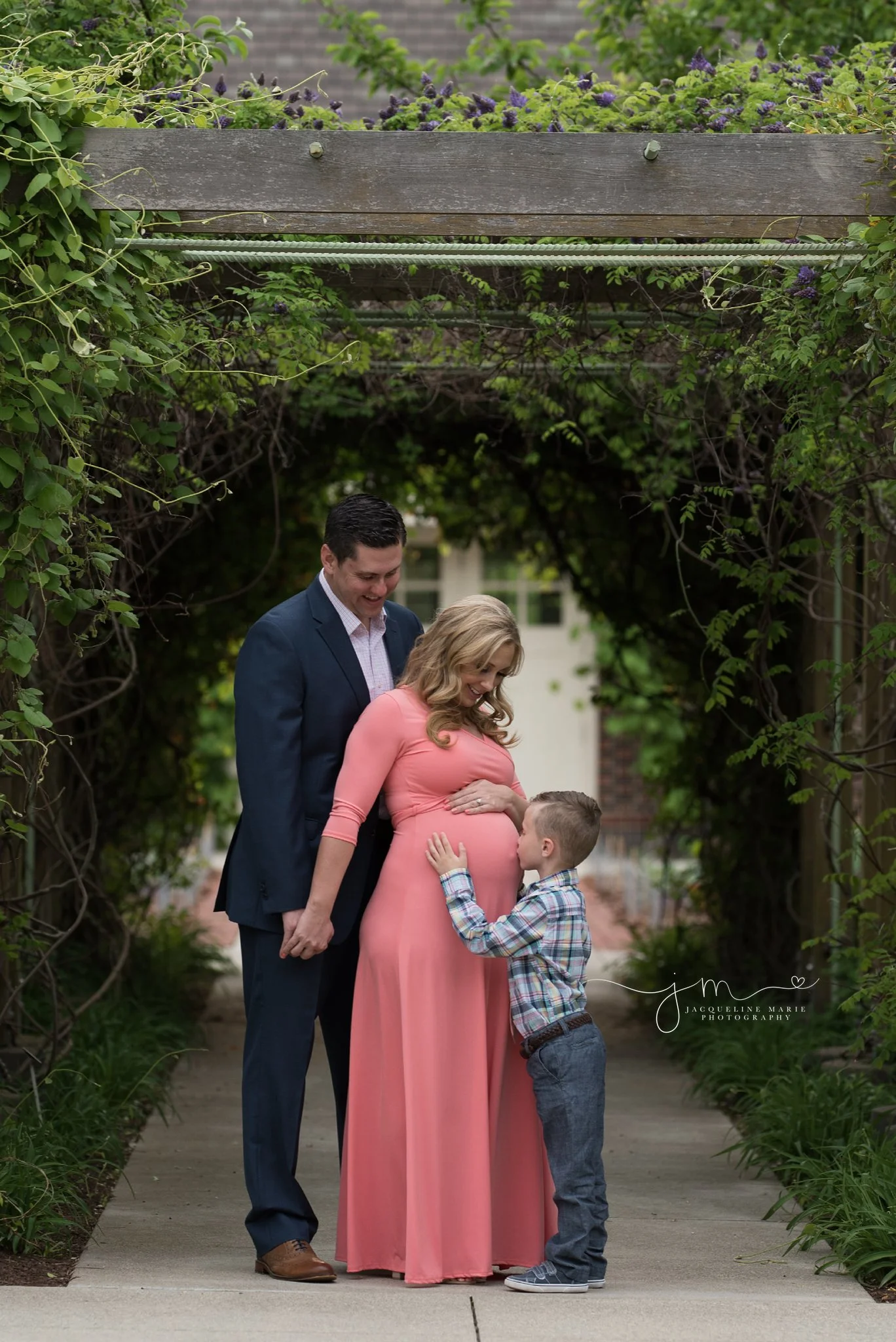 Columbus ohio family anxiously awaits newborn baby boy for maternity pictures by jacqueline marie photography