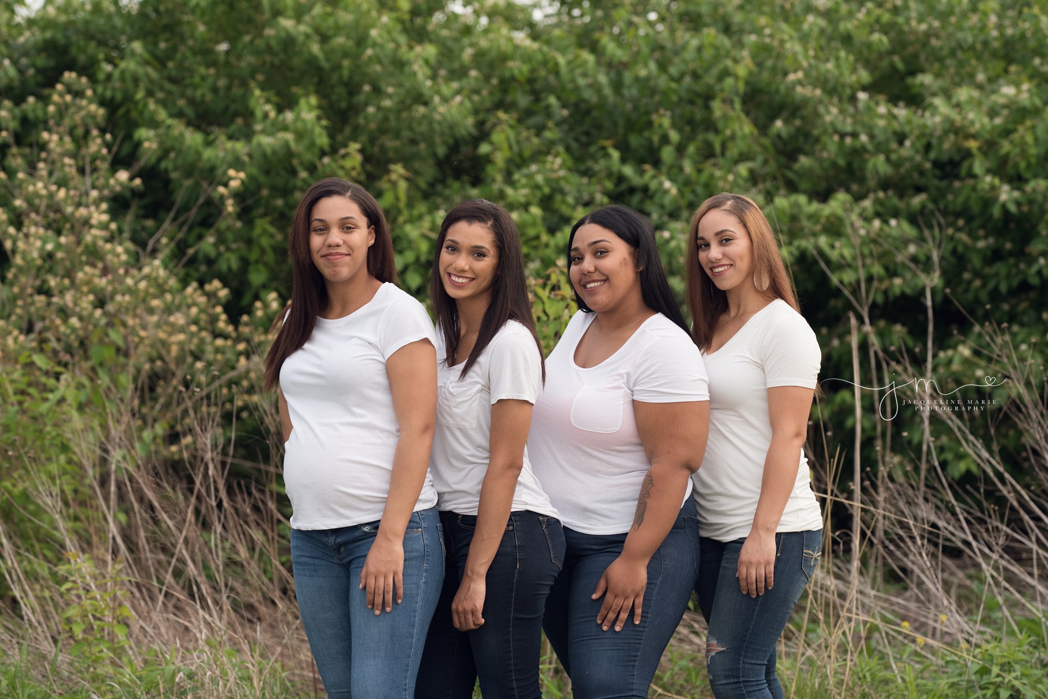 columbus ohio family photographer poses four sisters at park for family photography pictures