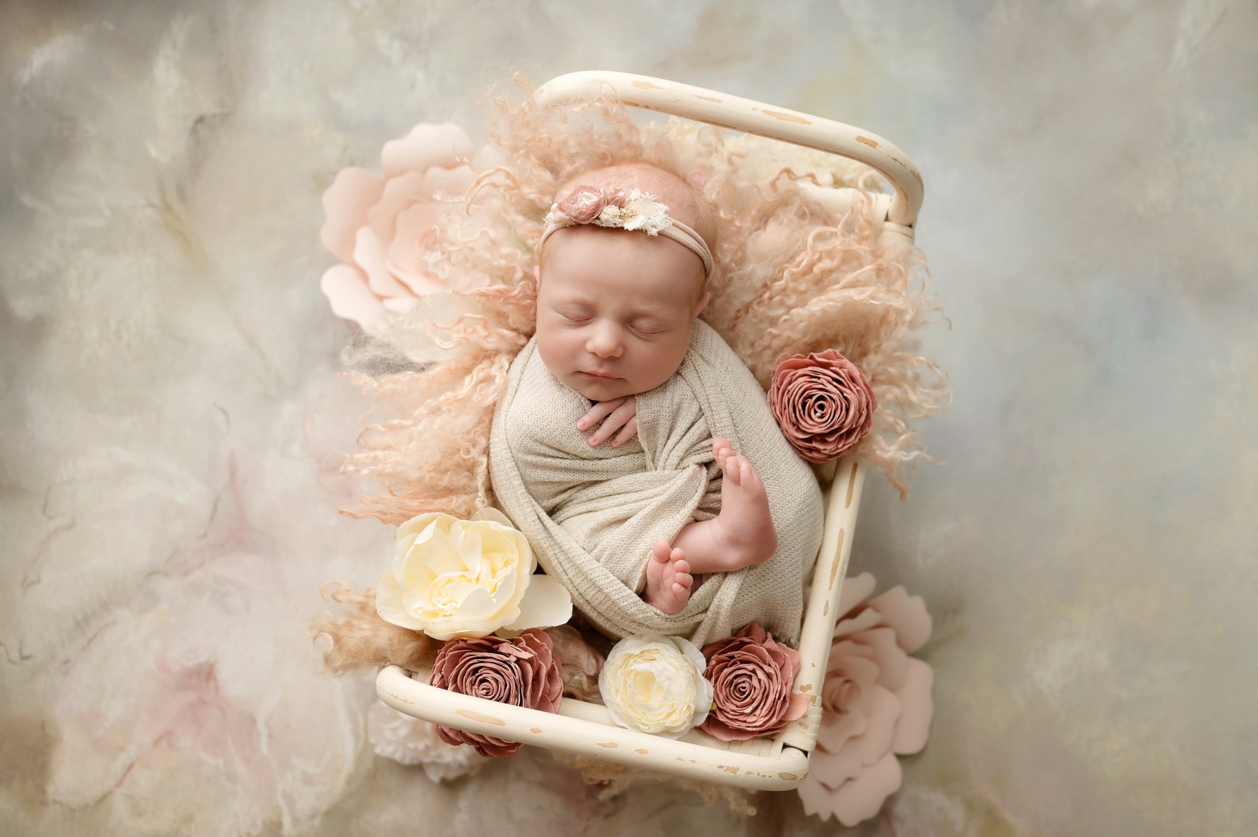floral newborn baby image in columbus ohio