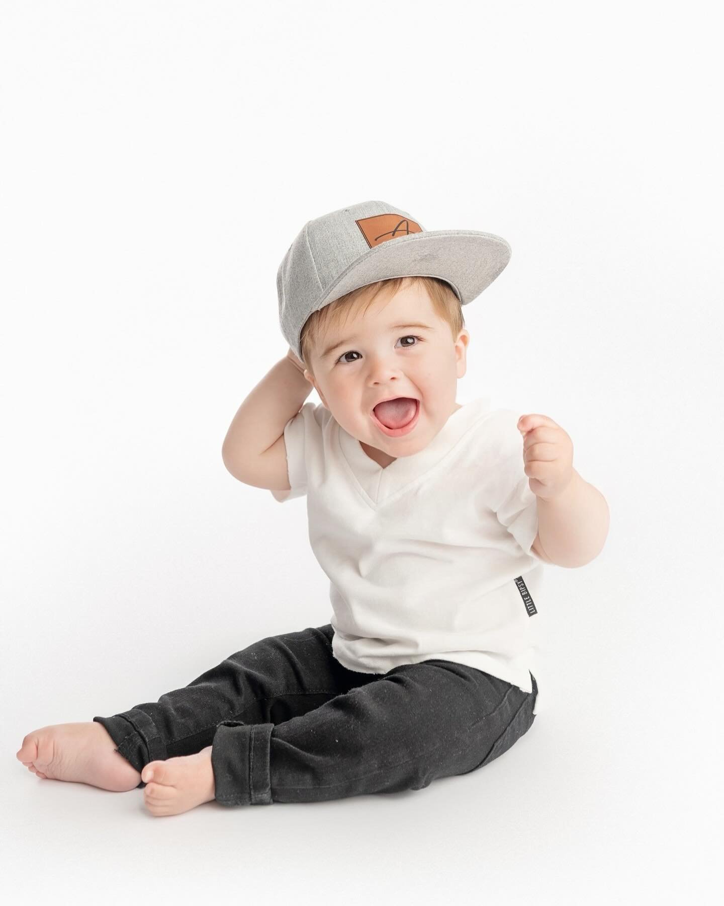 This little one was all smiles for his first birthday session.  I love this hat that has his name on it too!! First birthday sessions include multiple setups so you have all the memories of your little one!

#firstbirthday #columbusohiobabyphotograph