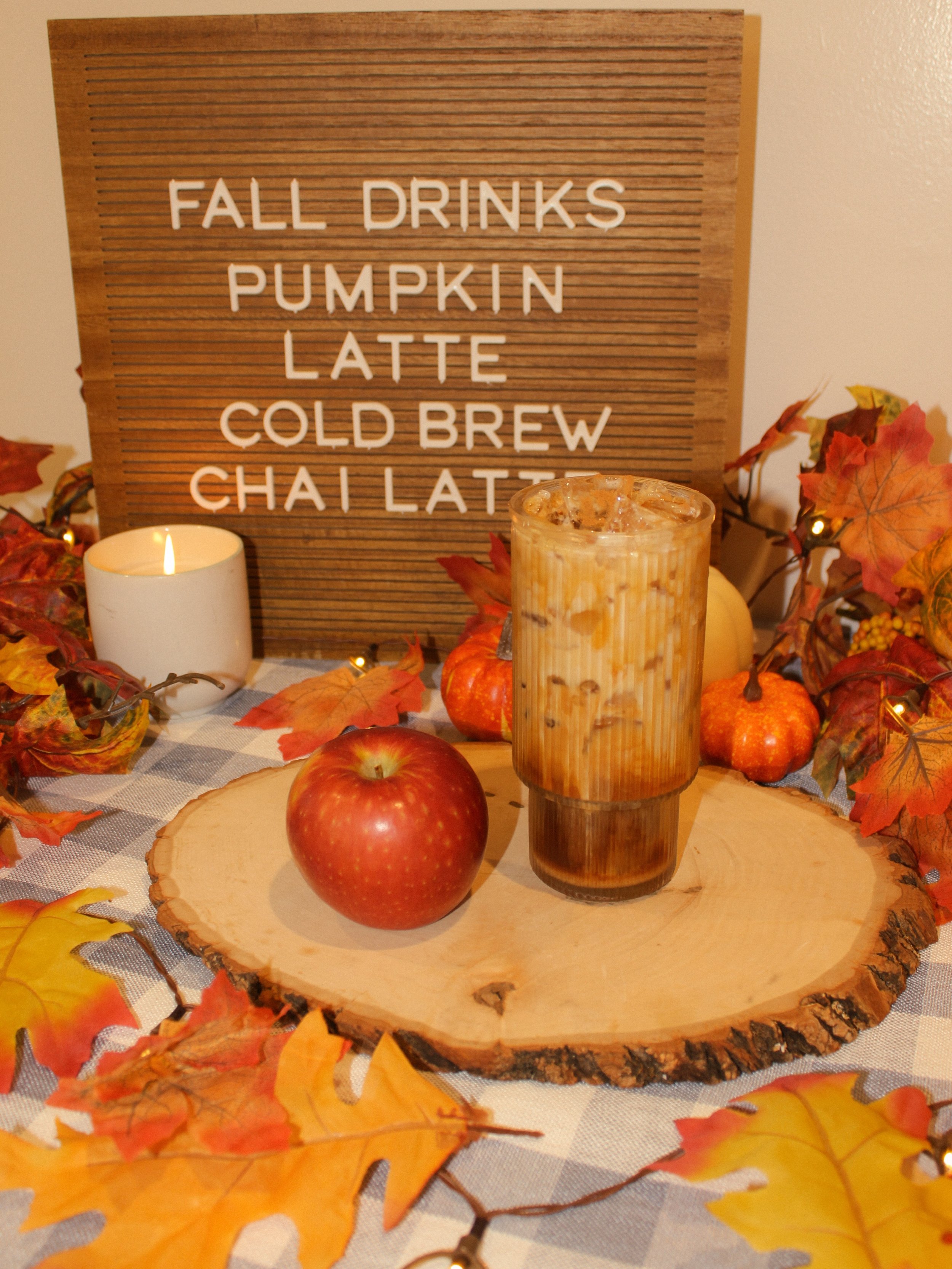 🍁FALL DRINKS ARE HERE🍁
Come to King Coffee to try our new drinks for the season:

- Carmel apple butter shaken espresso 🍎🧈
- Pumpkin Latte (iced or hot) 🧡🍁
- Pumpkin Coldbrew with pumpkin cold foam 
- Iced Pumpkin Chai✨🍂

Your favorite fall si