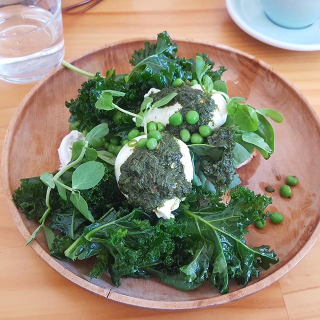 Seriously yum green eggs! Such a fresh, satisfying start to the day - good protein, fibre, healthy fats &amp; micronutrient rich #mindfulnutrition #breakfast greens #holistichealth #ilovebreakfast #mindfood