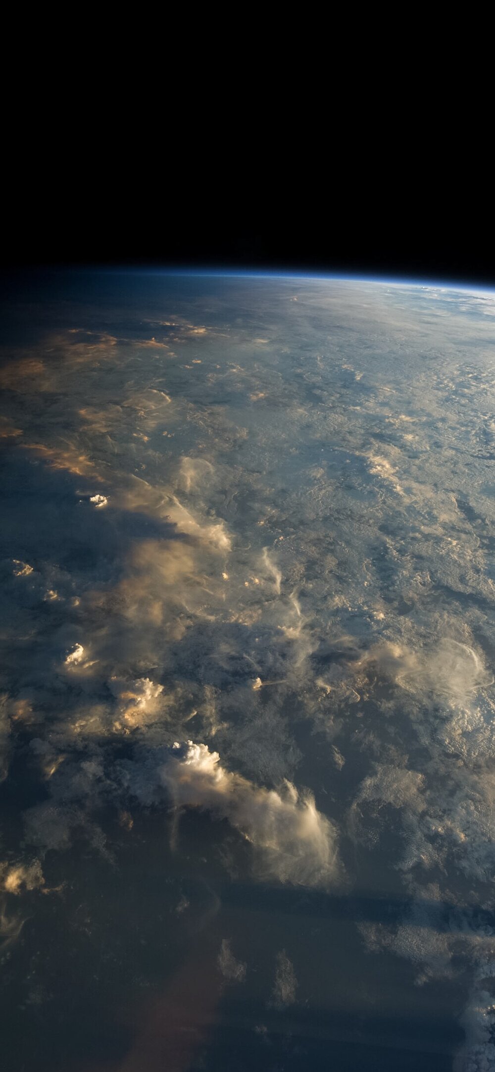 Chiêm ngưỡng vẻ đẹp và sự kỳ diệu của Trạm vũ trụ quốc tế ISS, một trong những kỳ quan kỹ thuật hàng đầu của thế giới. Nhấp vào hình ảnh để đắm chìm trong không gian thật sự. 