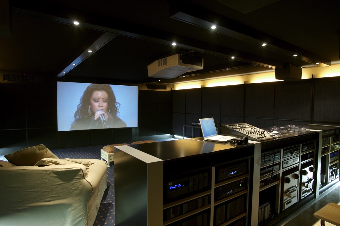 909 Home theater.jpg