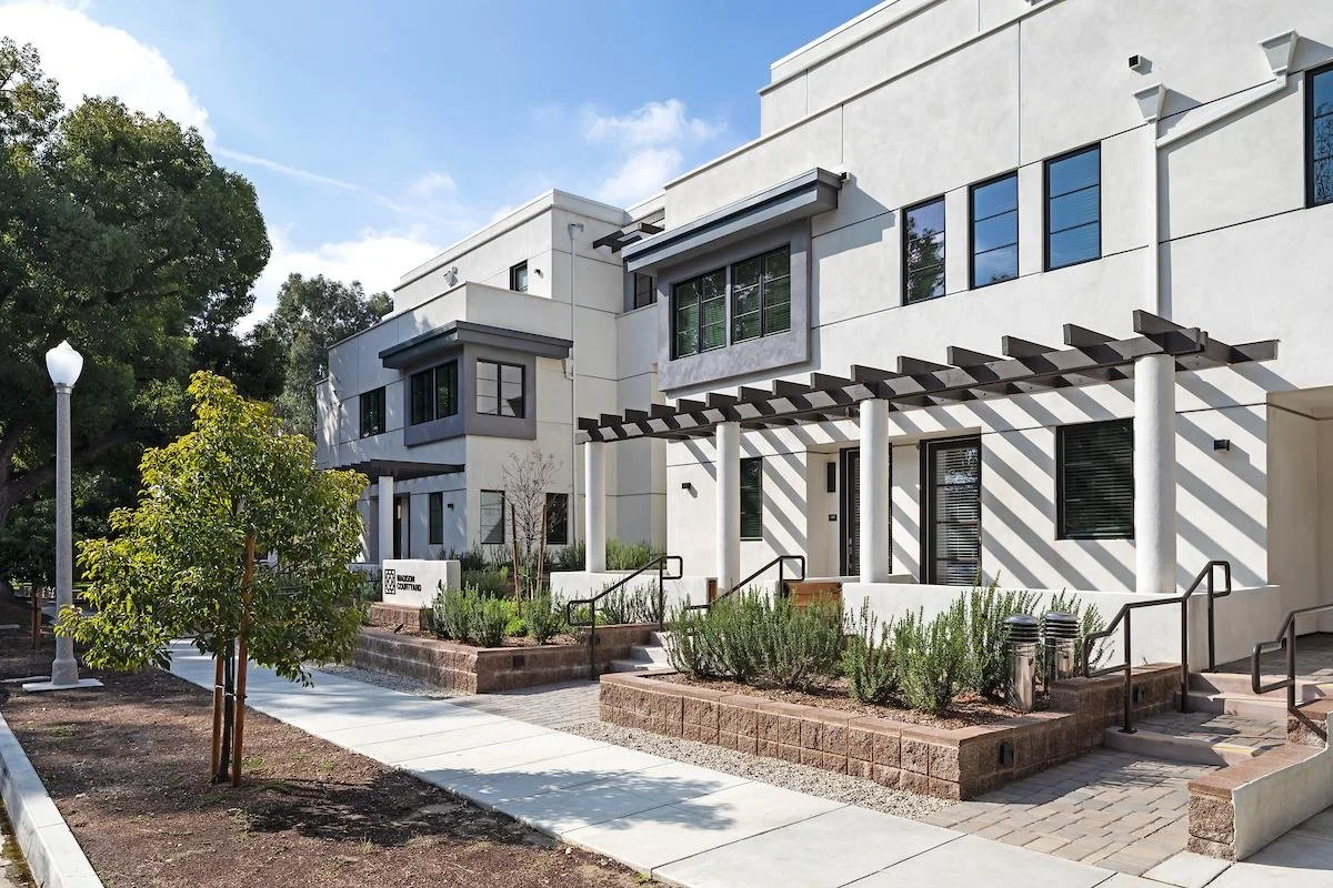 Exterior-2_MadisonCourtyard.jpeg