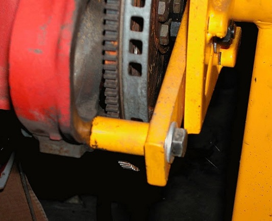 This is the proper position for the 'window' which indicated TDC on an LH2.4 Volvo redblock motor.