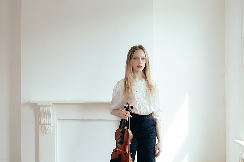Isabel-Hede-Colour-Lg-2.jpg