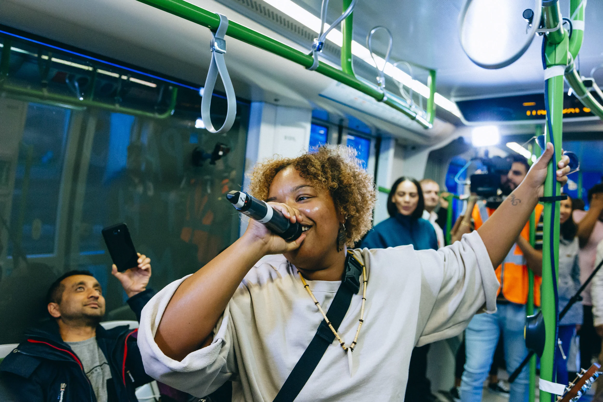 Pass the mic-87.jpg
