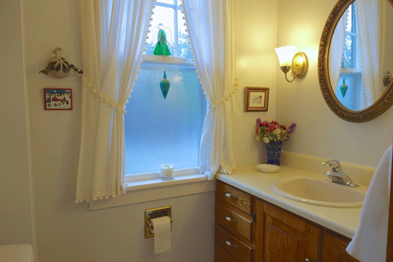 Full 4pc. Bath - 2nd floor