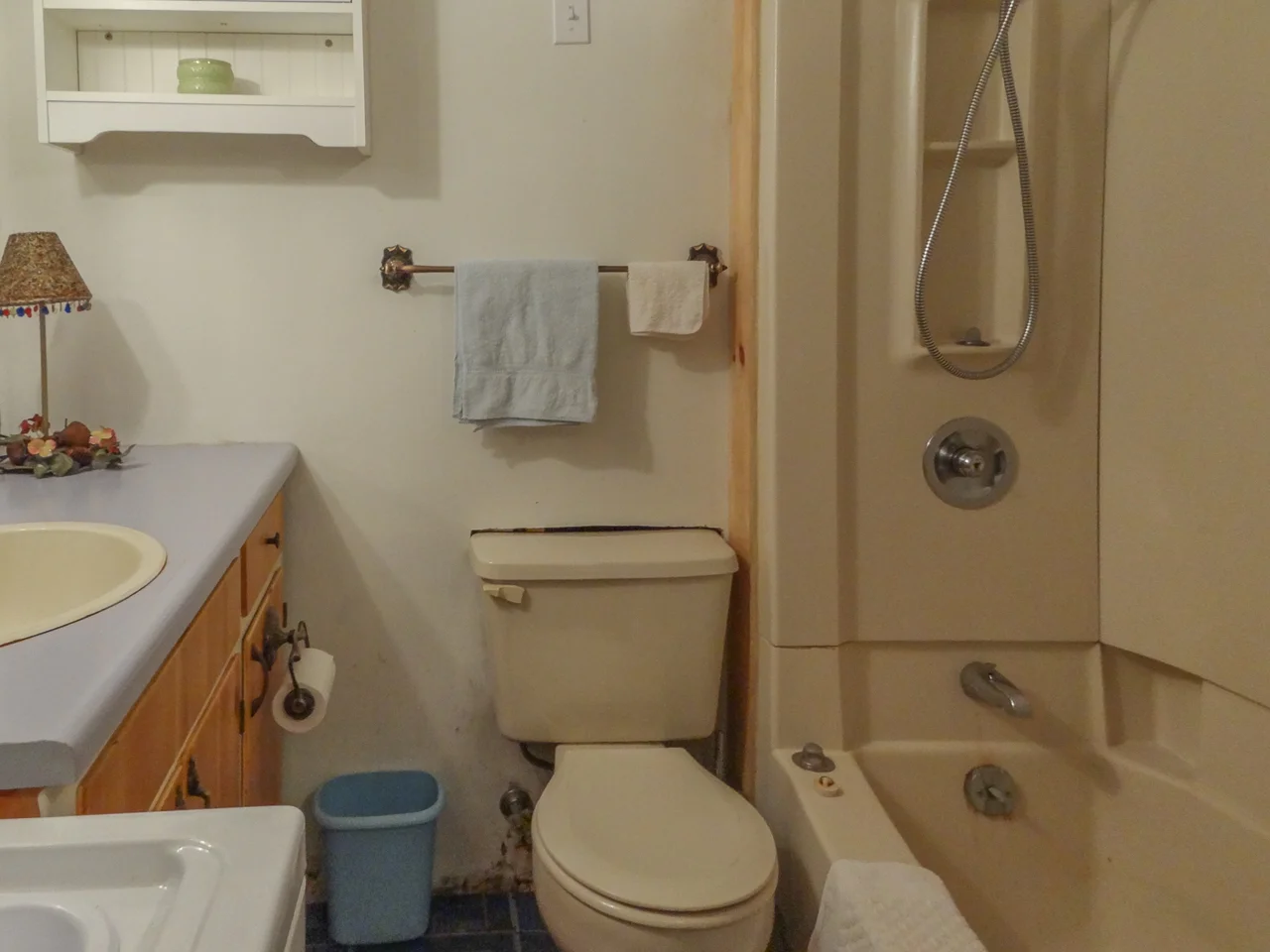 2nd. 4pc. Bathroom + Laundry Room