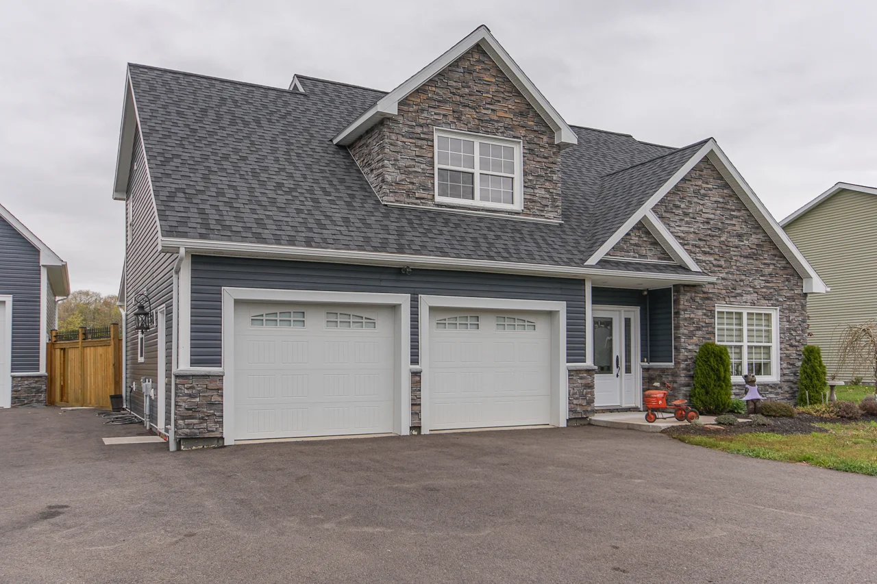 1563 Sarah Dr - Coldbrook-1002.jpg