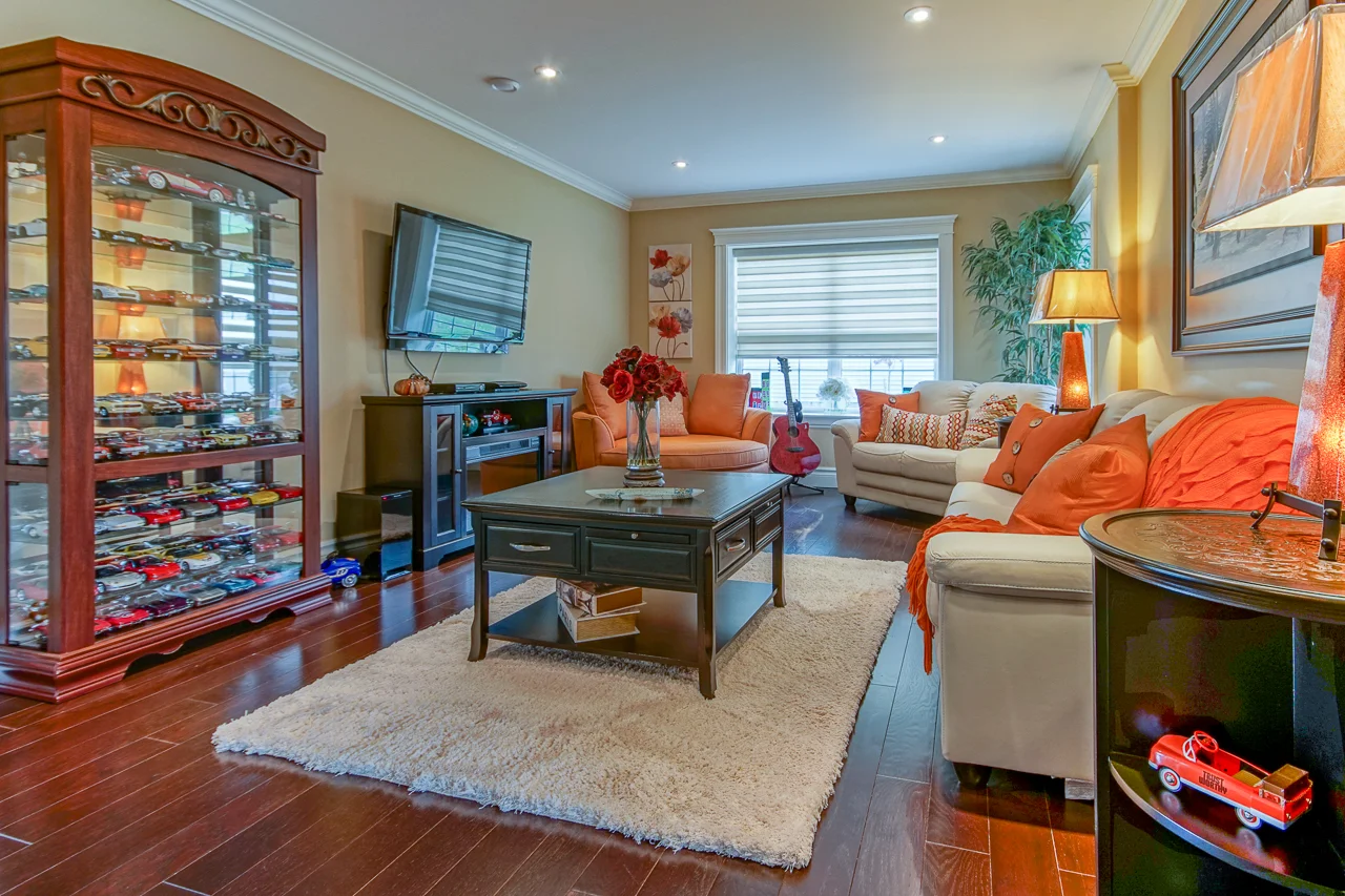 1563 Sarah Dr - Coldbrook-1012.jpg
