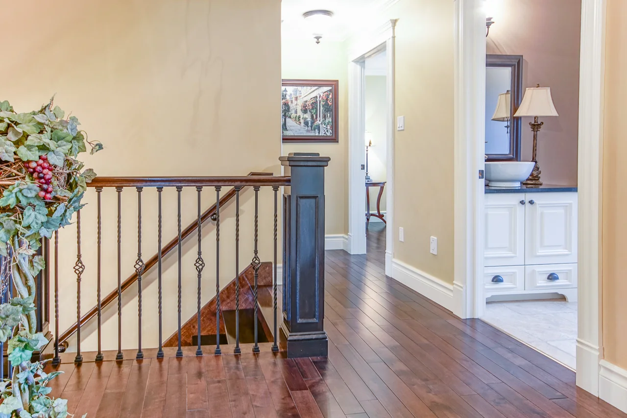 1563 Sarah Dr - Coldbrook-1030a.jpg