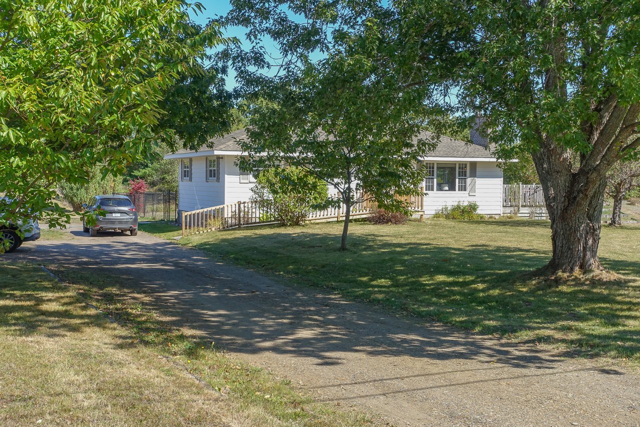 66 Forsythe Rd S White Rock-2045.jpg