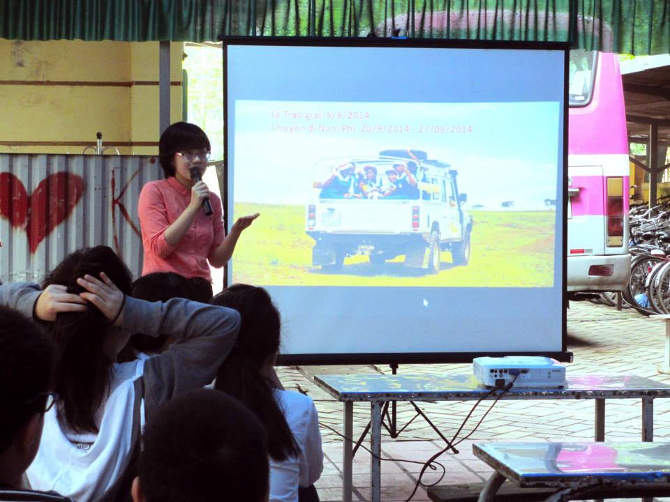 Thuc Linh giving a talk on the current situation of the African Rhino