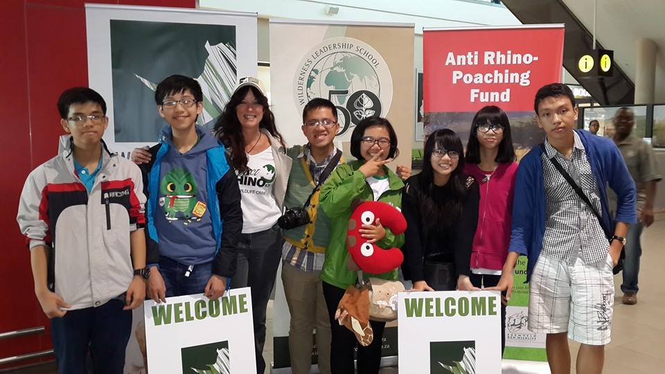 Vietnamese youth arrived at Durban airport, preparing for their 3 days activities at the summit