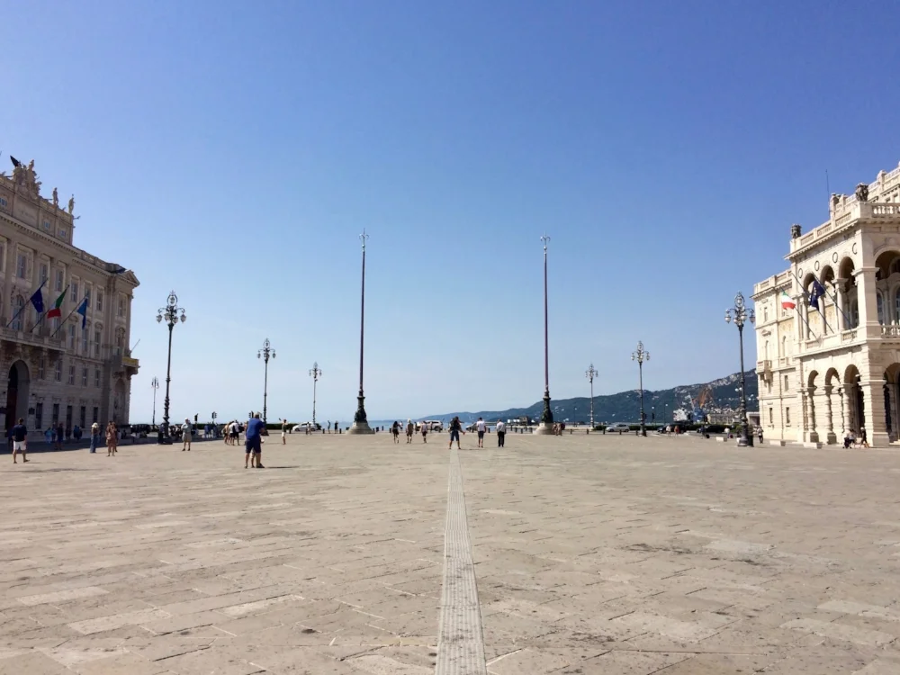 trieste_piazza.jpg