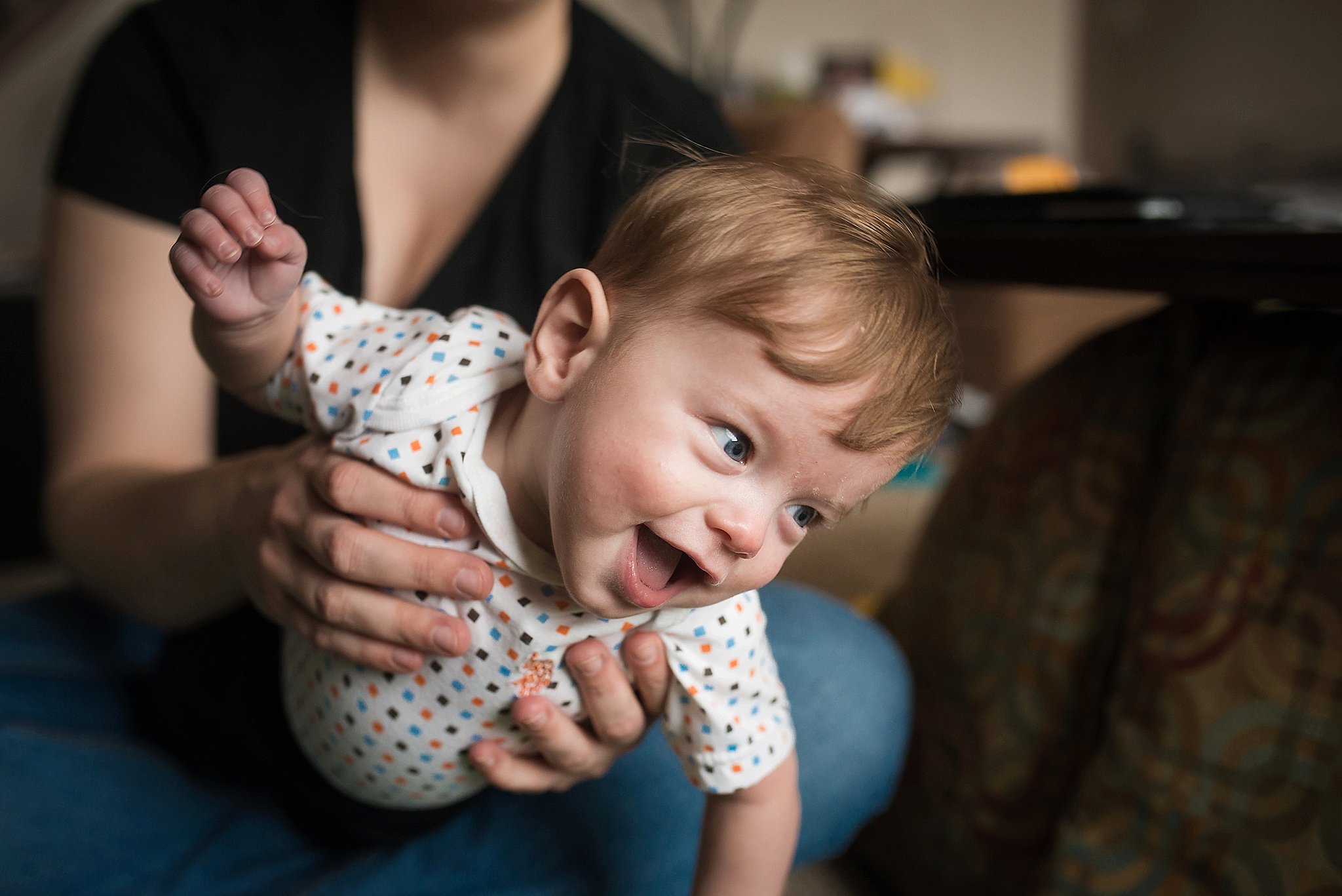 Pittsburgh newborn family portraits lifestyle