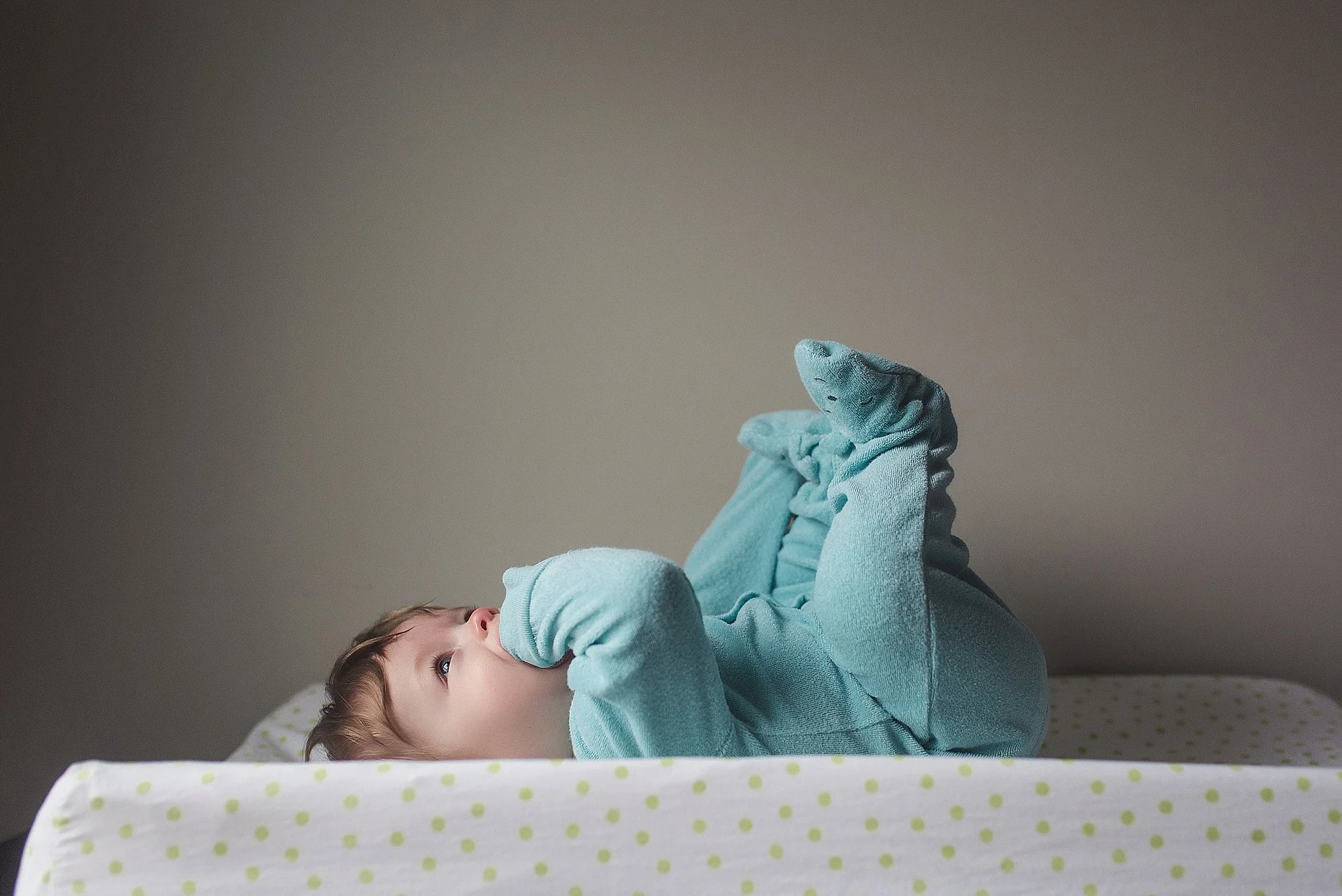 Pittsburgh newborn family portraits lifestyle