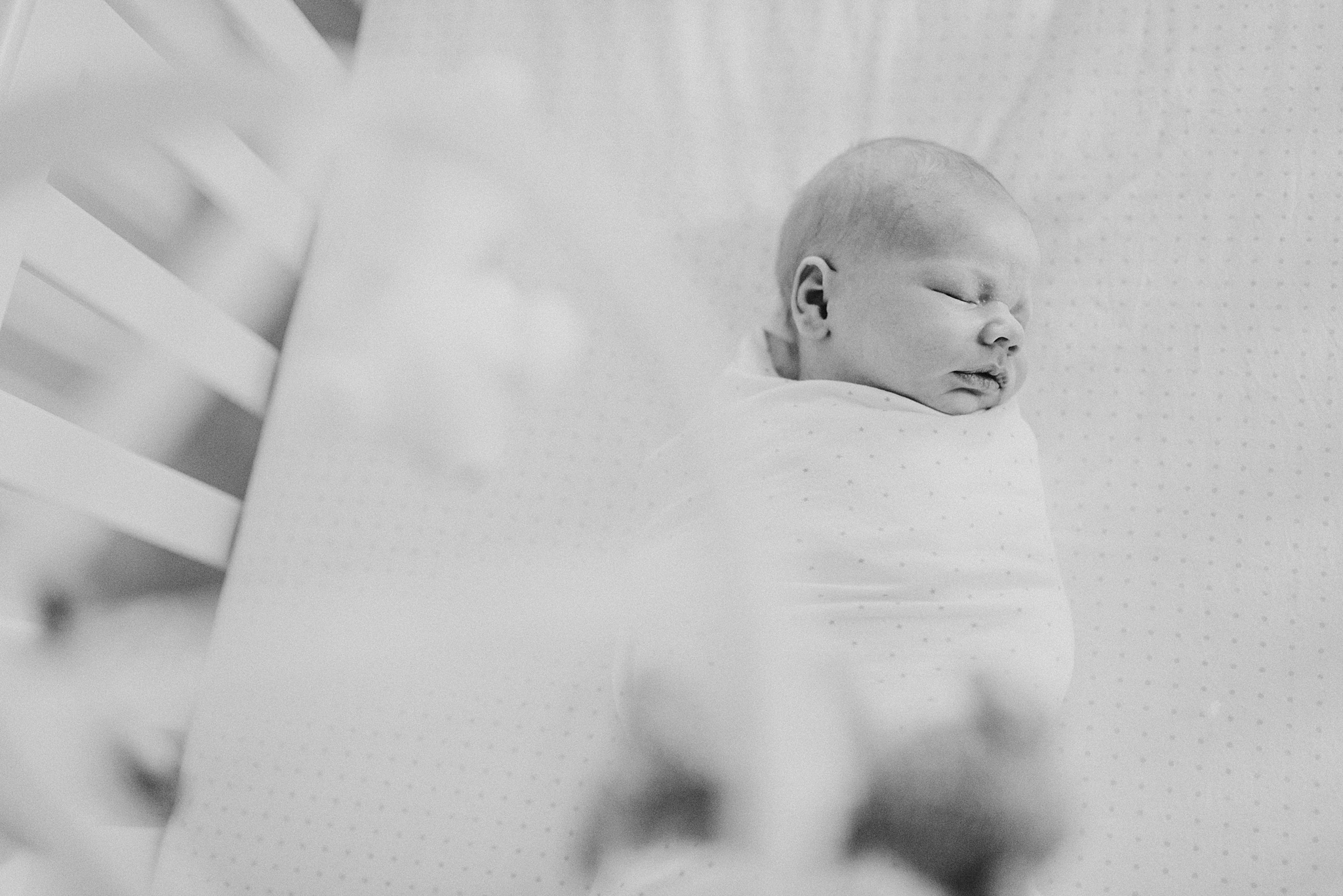Lifestyle-Newborn-Photographer-Pittsburgh-Rachel-Rossetti-Photography-In-Home_0022.jpg