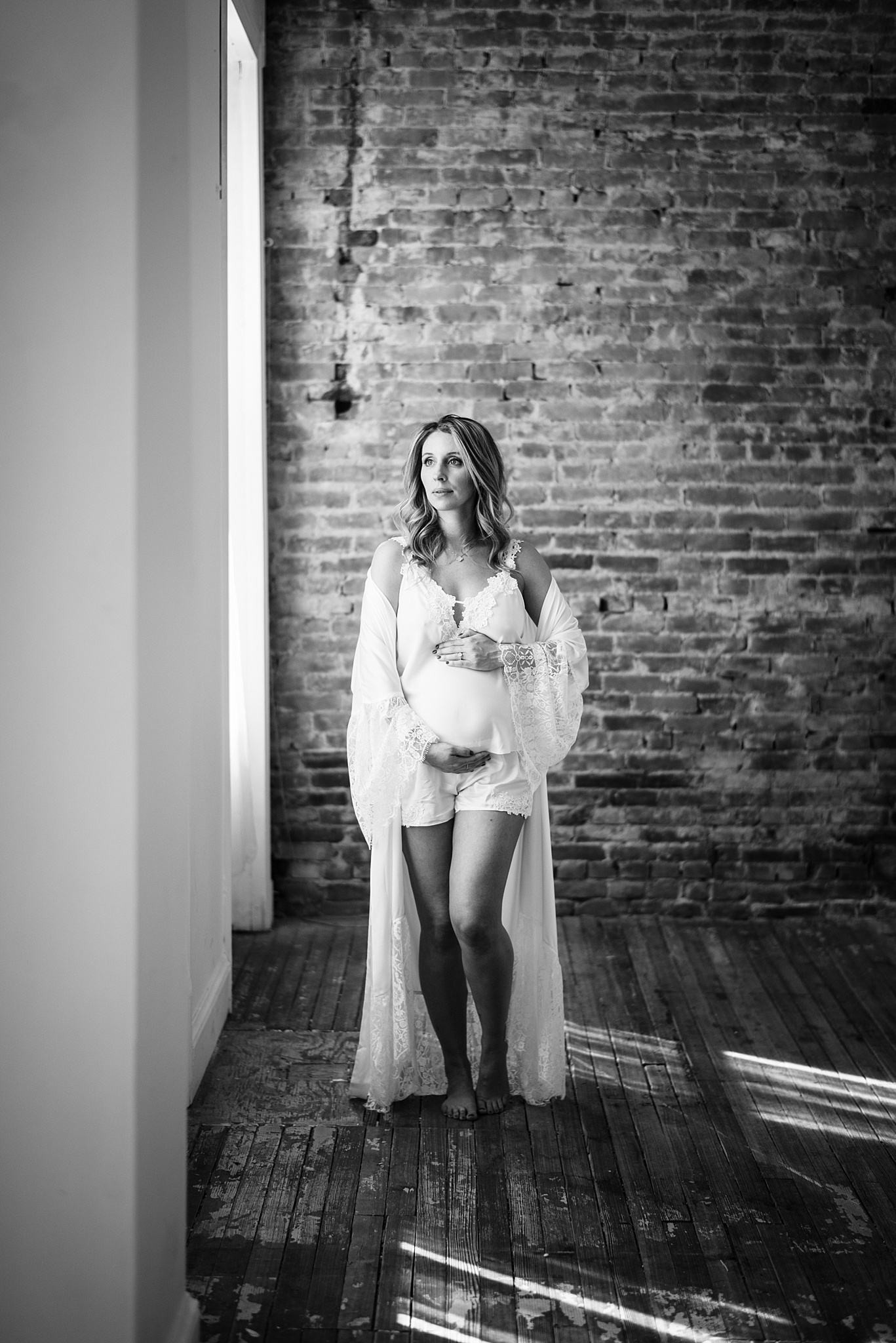 Intimate-Maternity-In-Home-Lifestyle-Newborn-Photographer-Pittsburgh-Rachel-Rossetti-Photography-Portrait_0114.jpg