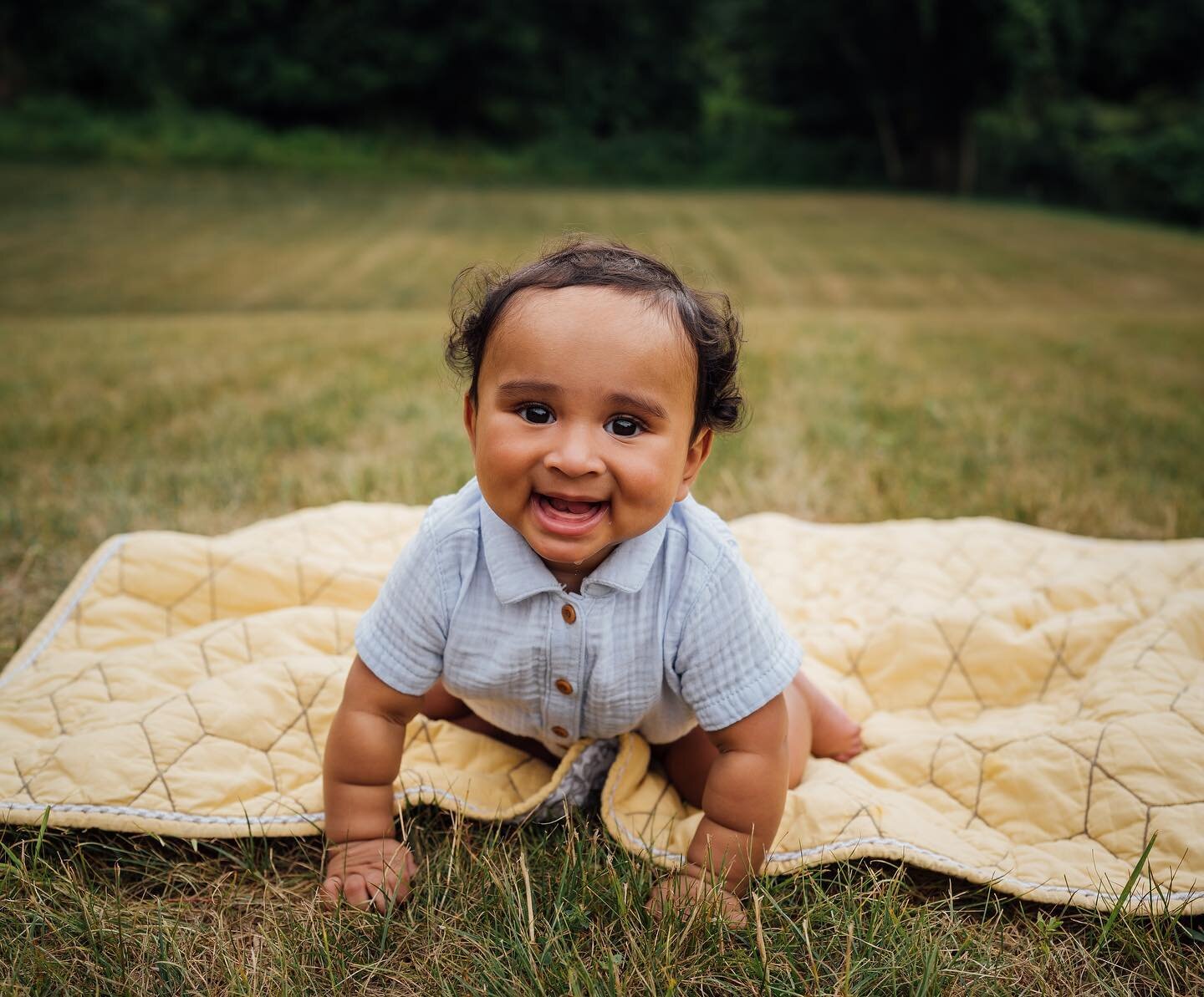 If there were ever a face for welcoming you into a brand new week, it would be THIS little cutie! 🥰⁣
⁣
After being down and out with a wicked head cold all weekend🤧, I am starting to finally feel on the mend&hellip;and looking forward to finally ge