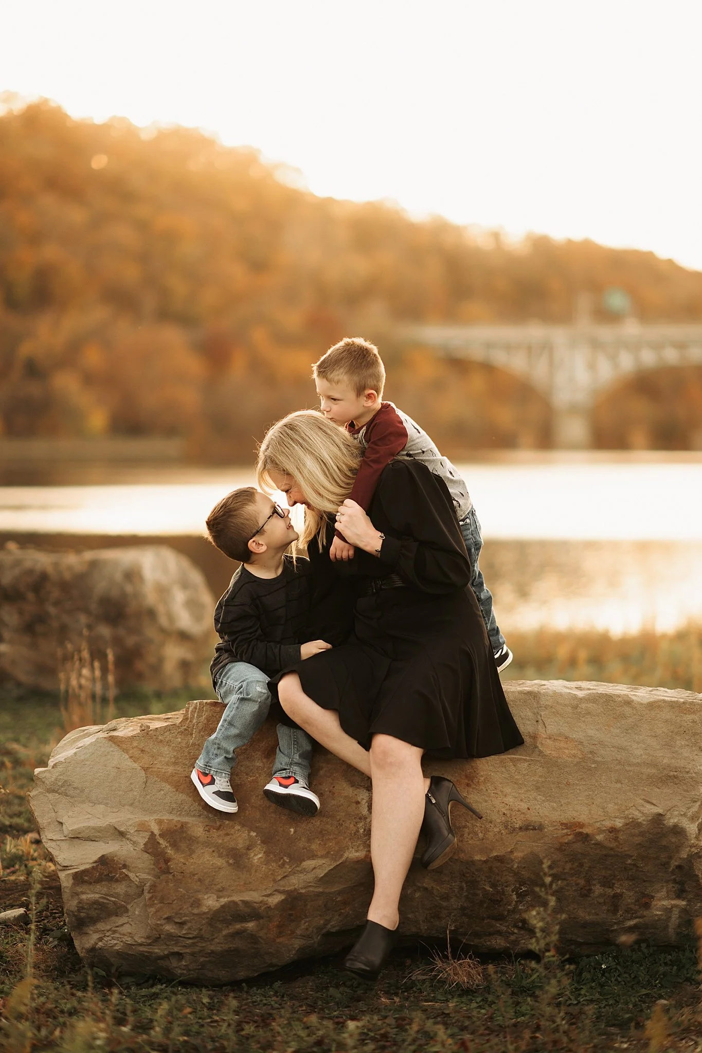 Mom and sons family photos at Allegheny RiverTrail Park in Pittsburgh, PA