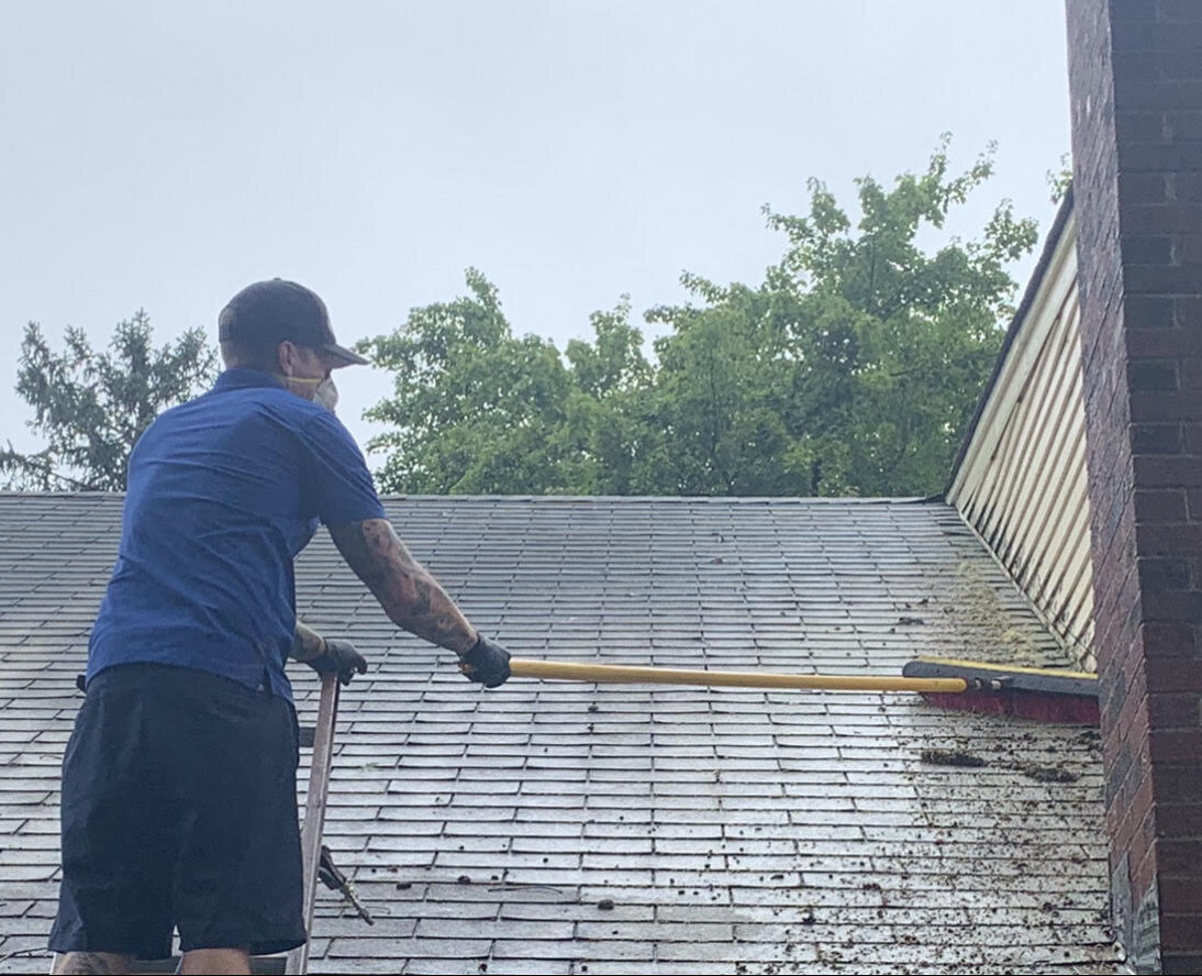 Roof Cleaning in Pinehurst TX