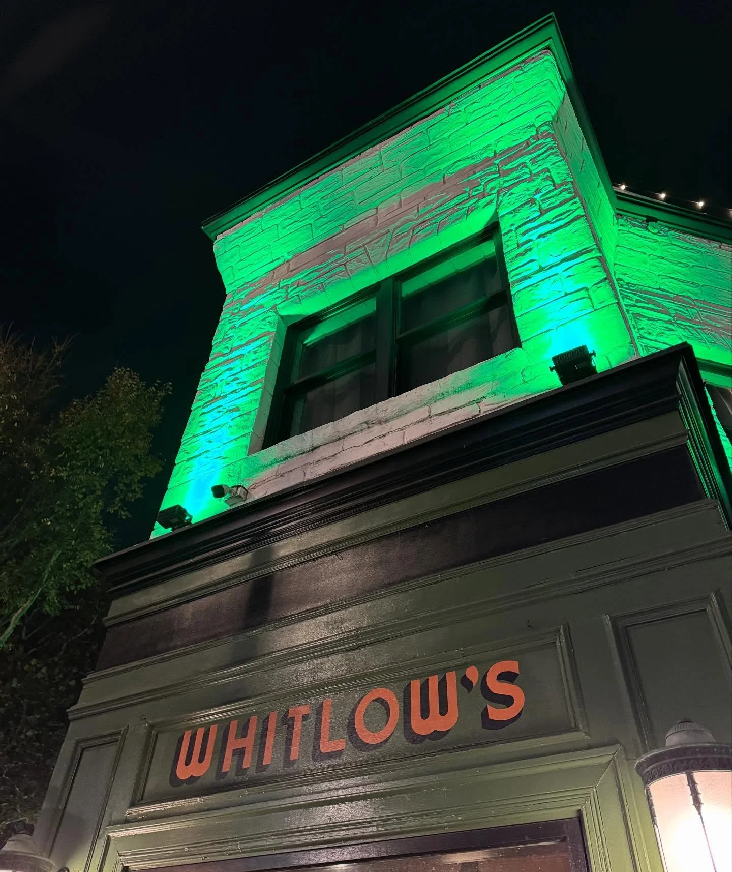 The weekend is here! And you should be tonight too. 🍻