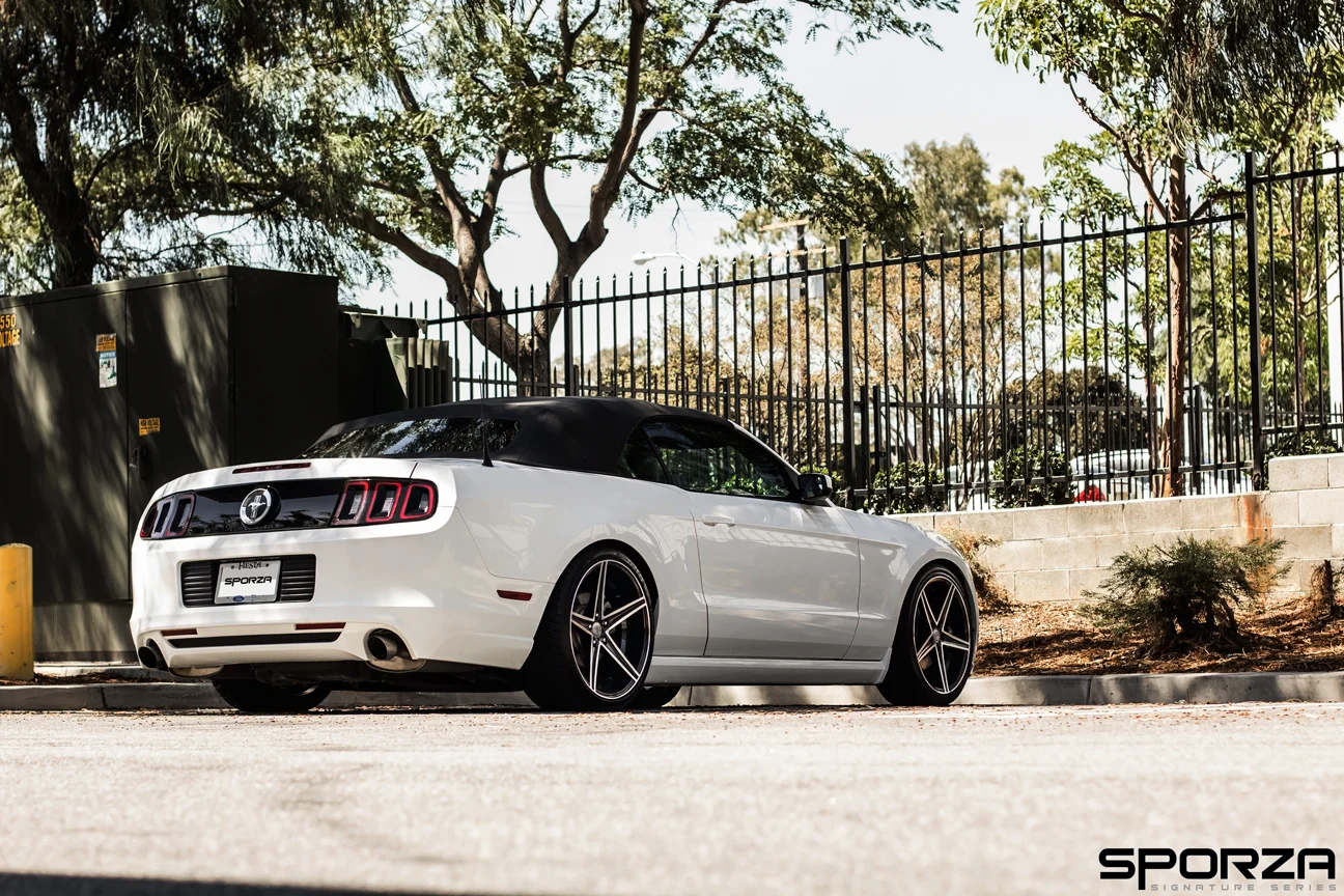 Topaz Concave Black Machined