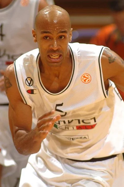 Delonte Holland