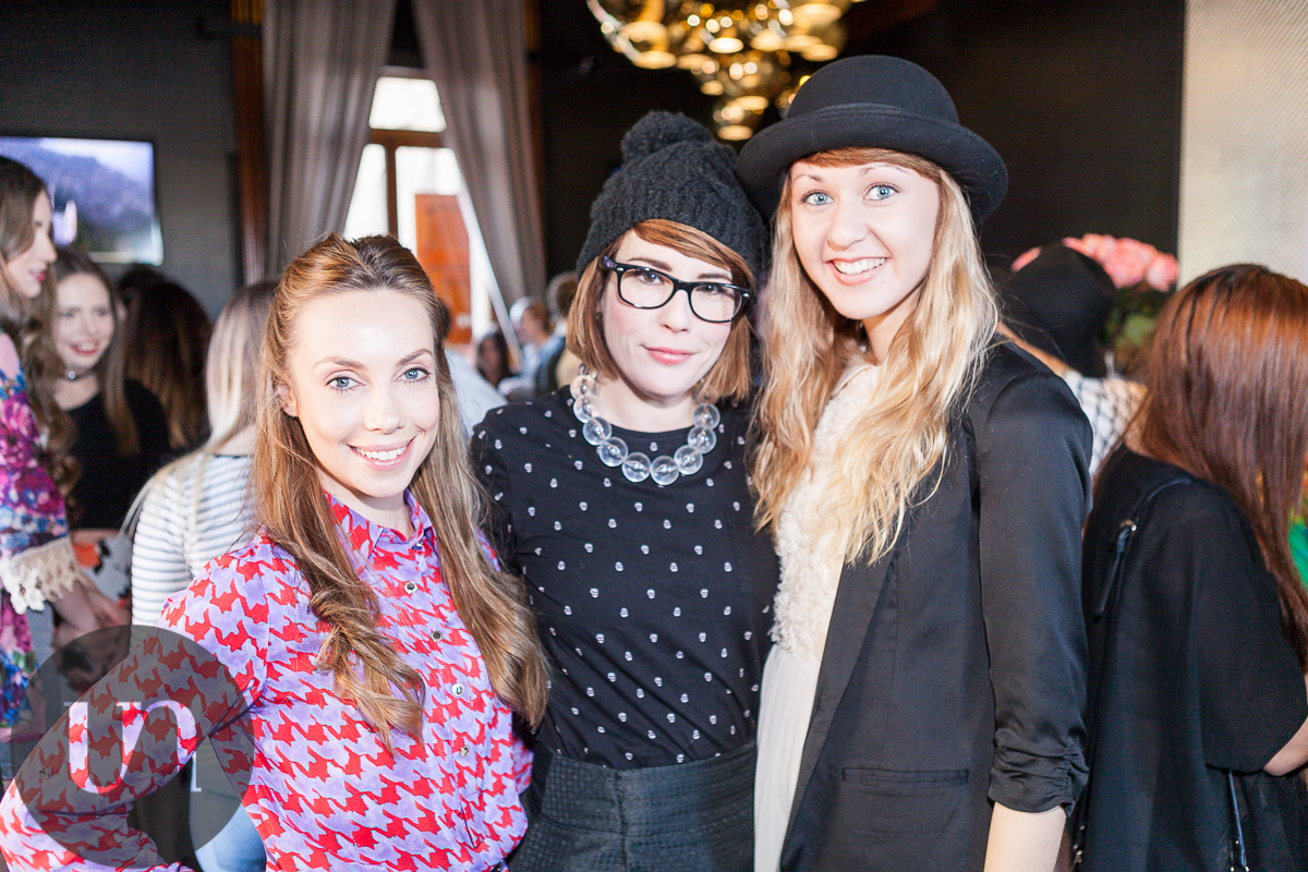 Nina, Cindy and Amber... our amazing scrunch team!