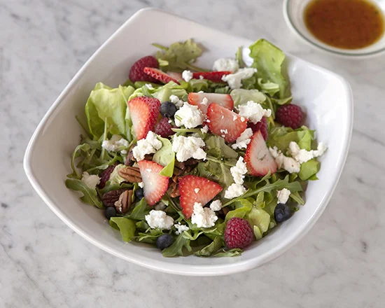 Ugo_TheSandwichAndTheSaladKitchen_MixedFreshBerry_2550x440.jpg