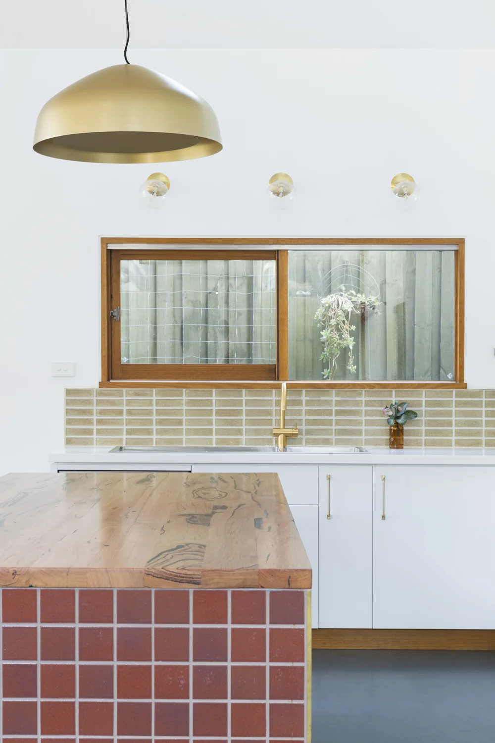 Clifton Hill kitchen design by Melbourne interior designer and kitchen designer Meredith Lee