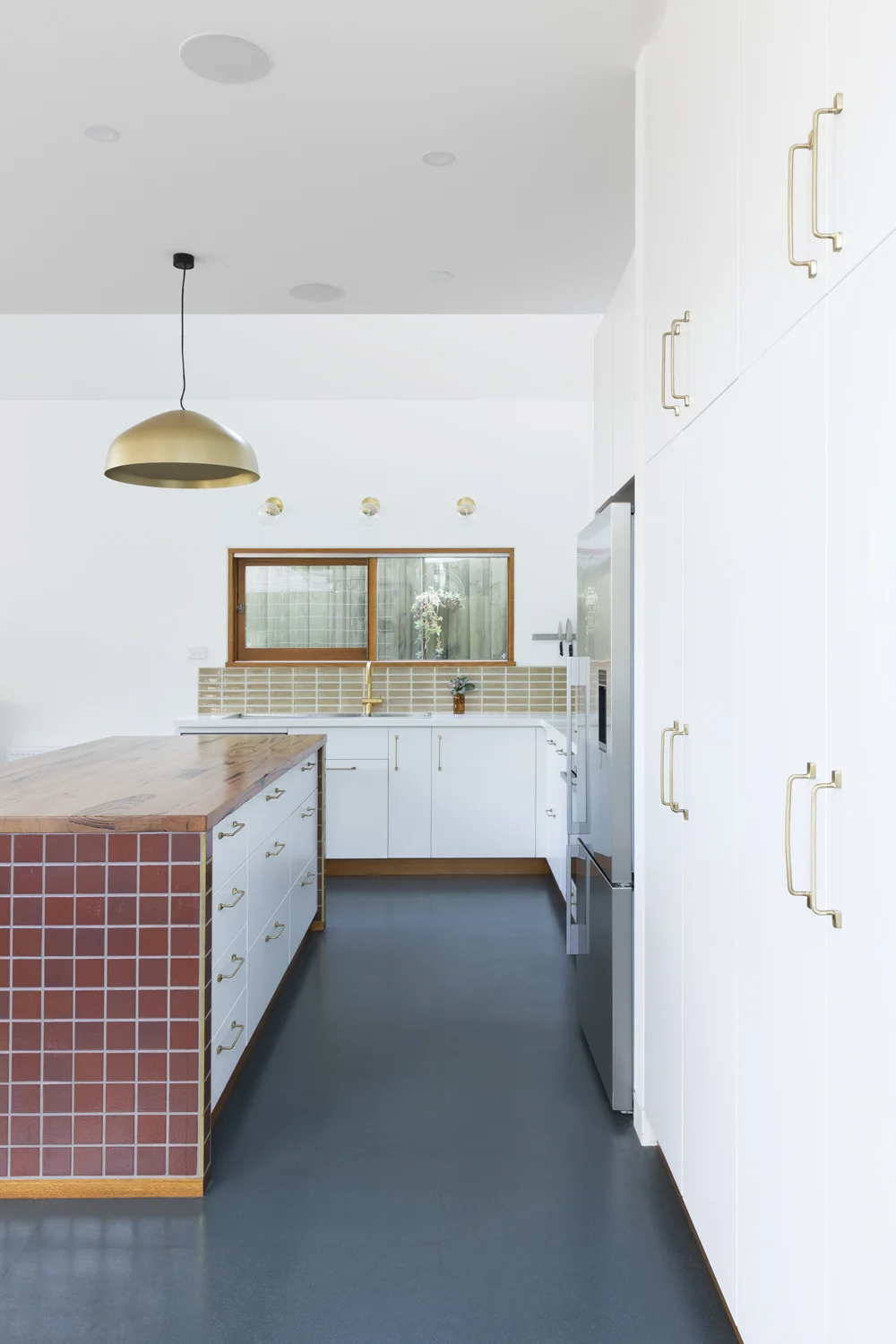 Clifton Hill kitchen design by Melbourne interior designer and kitchen designer Meredith Lee