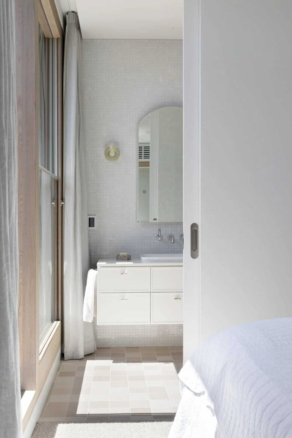 Ensuite designed by Melbourne bathroom designer Meredith Lee