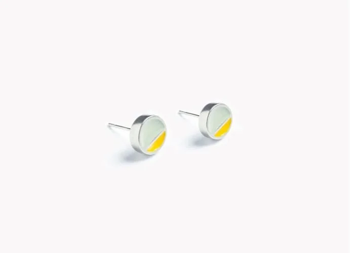 Horizon Yellow Studs.JPG