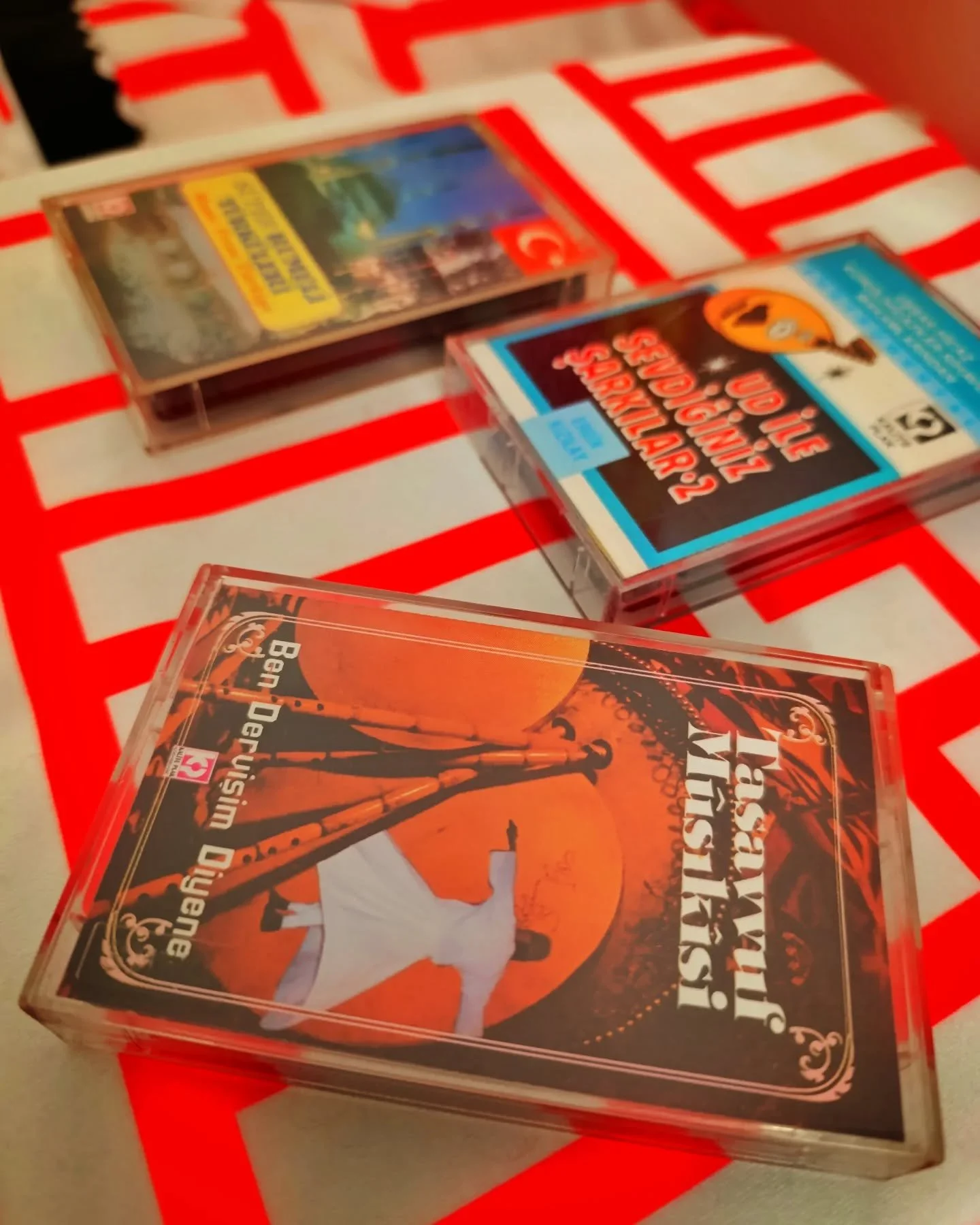 Some dope presents by my bro @arube_ruto86 🙏🏻 Can't wait to make some new beats out of them!📼 You can check out all the previous chapters of "MammaLiTurki!" Beat-tapes ane EP on all digital stores in the meantime!!!🧿👂🏻🔊
#MammaLiTurk