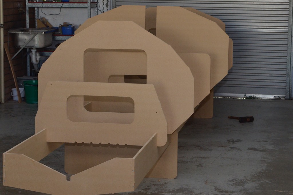 Cross pieces showing indents, the number of indents corresponds to the frame position, this is frame 7.