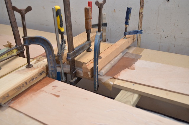 Glueing plank scarfs.