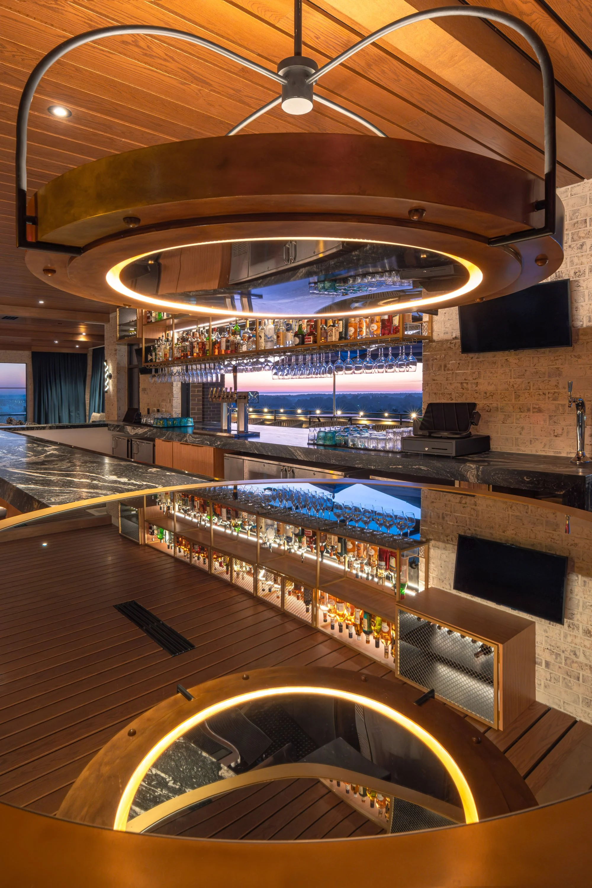 3934_Tempo by Hilton_rooftop bar mirrored_webres.jpg