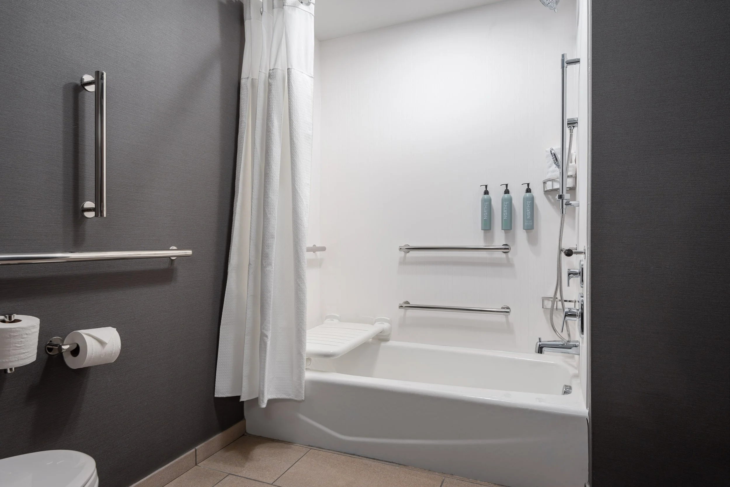 CY_CHACC_ada_tub_31.jpg
