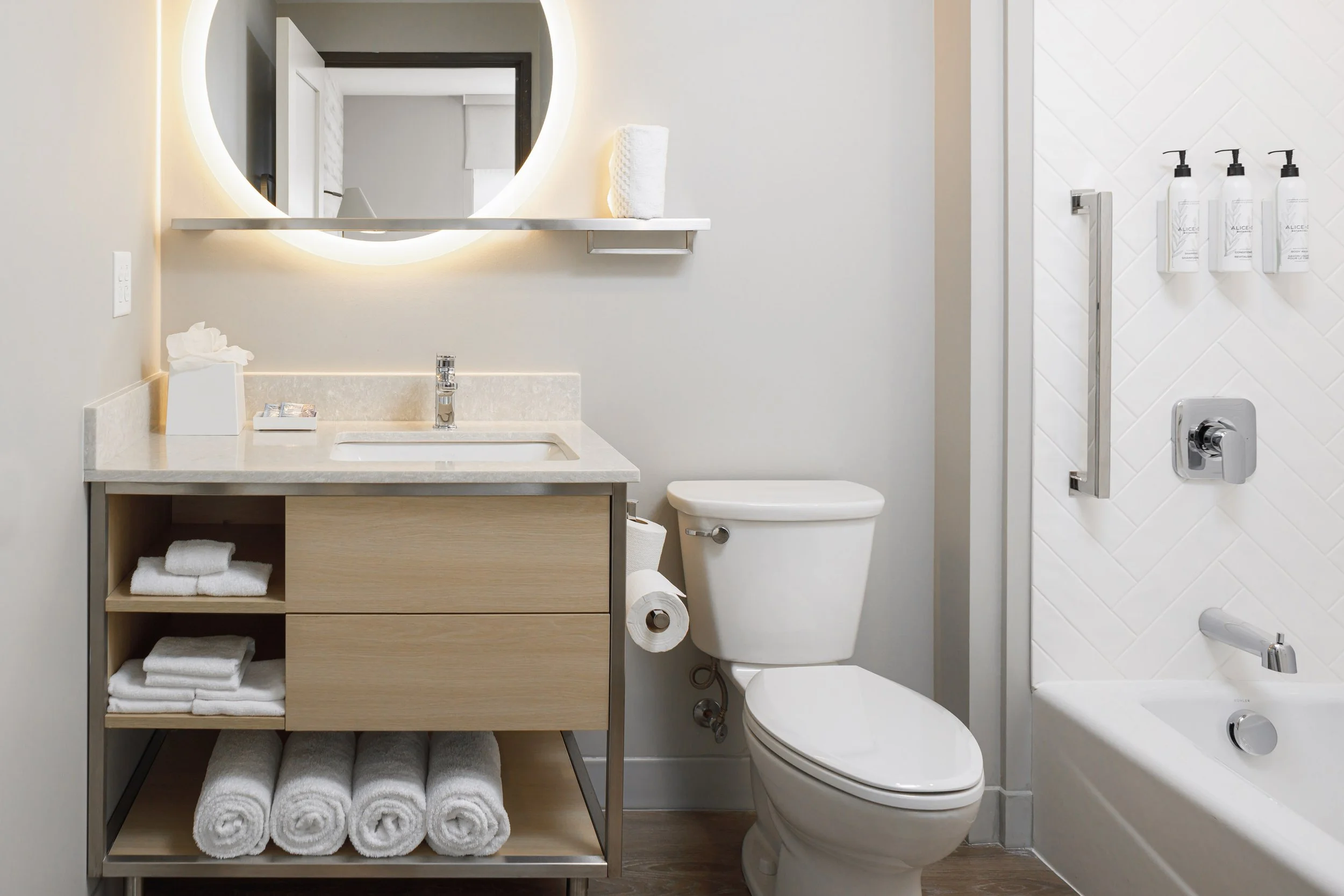 TPS_CHAER_Guest Bath_Tub_32.jpg