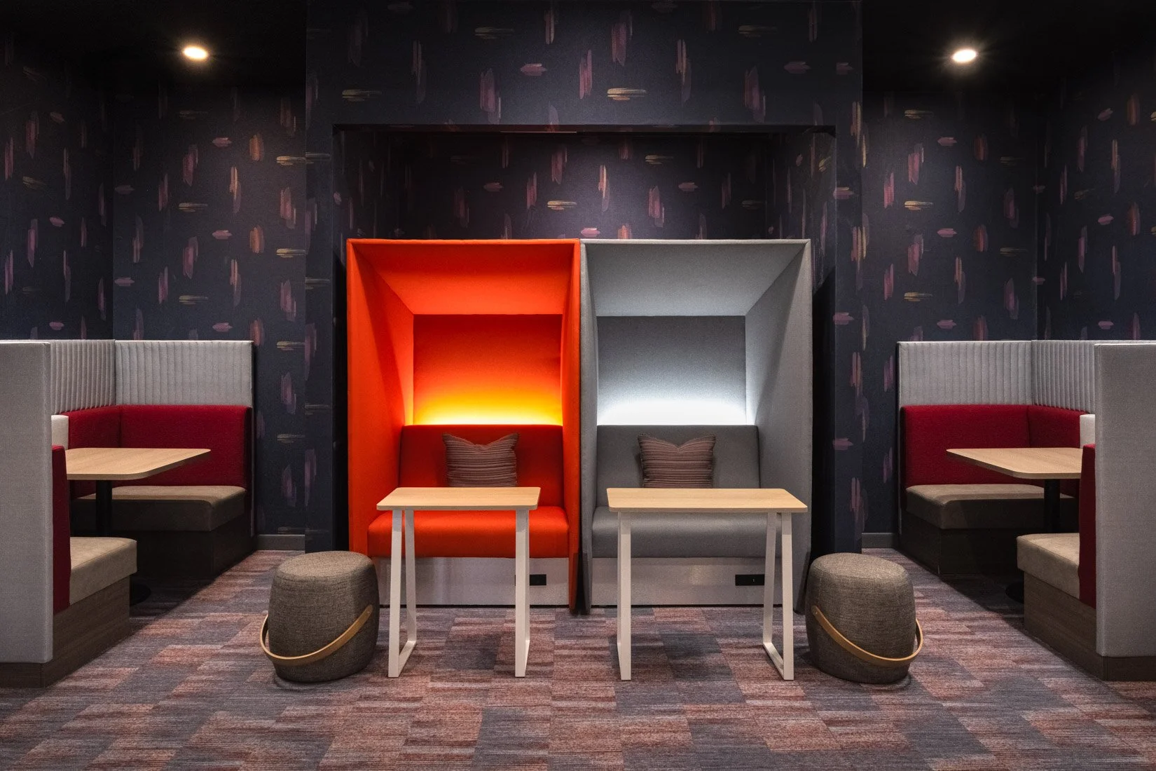  Original Filename: BNALIHT_Home2_lobbystudy_4909.jpg File Name: lobby_study Caption: Lobby study seating Marketing Caption: Flexible study seating in the lobby offers a convenient place to work at Home2 Suites by Hilton Spring Hill TN. Alternate Tag