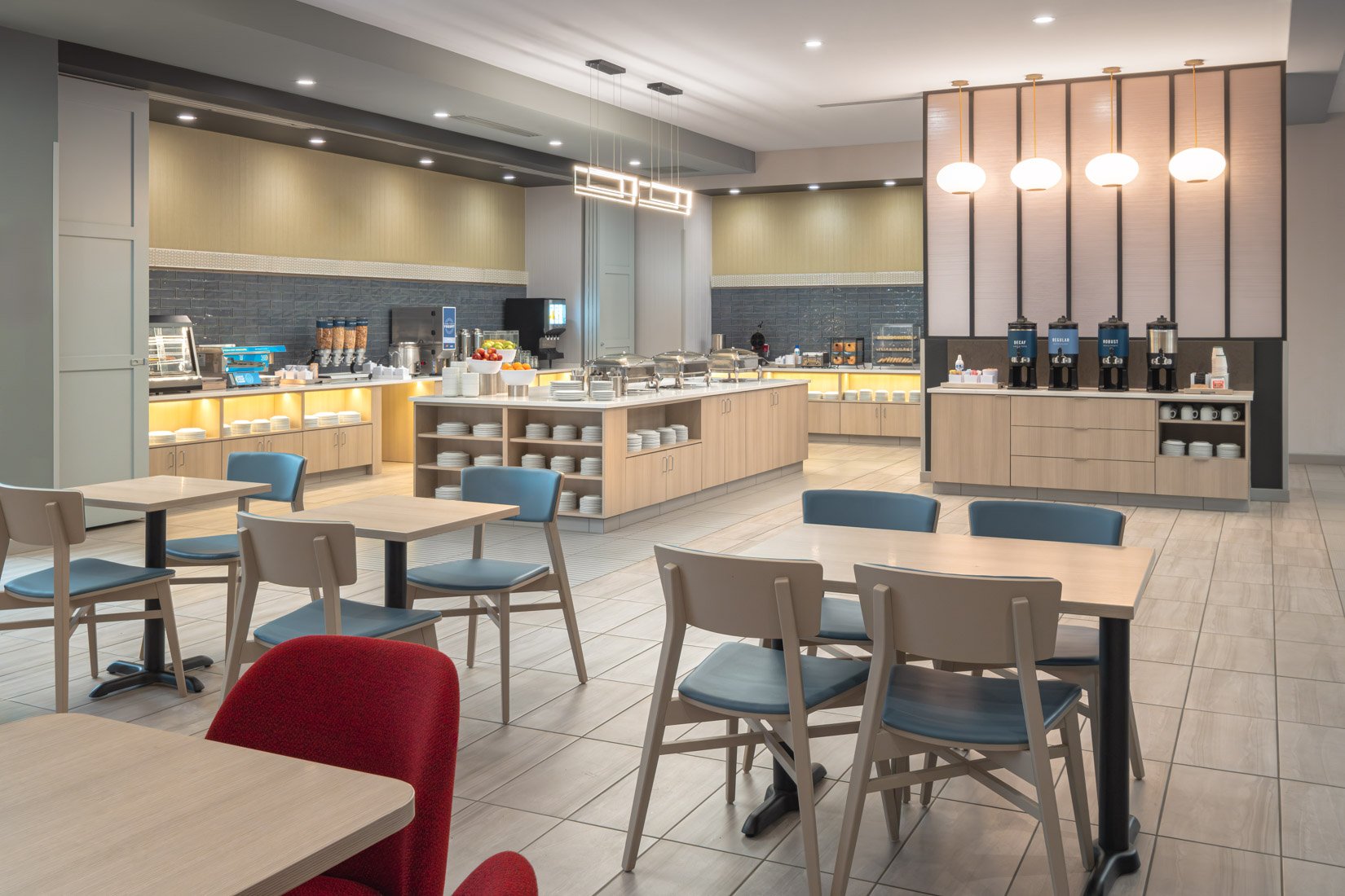  Original Filename: 3917_BNASPRU_TRU_breakfastdining.jpg File Name: Tru-Breakfast-Seating.jpg Caption: Breakfast seating area Marketing Caption: Casual breakfast seating area for guests at Tru by Hilton Spring Hill. Alternate Tag: Tru breakfast dinin