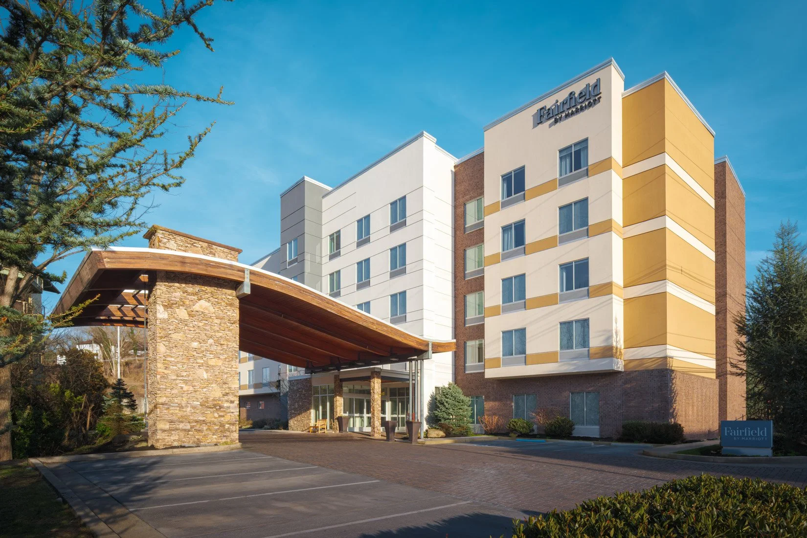  Original Filename: 1702_GTLFG_Fairfield_exteriorday.jpg File Name: GTLFG-Fairfield-Exterior-Day.jpg Caption: Exterior of Fairfield Inn &amp; Suites Gatlinburg Downtown during the day Marketing Caption: Daytime exterior view of Fairfield Inn &amp; Su