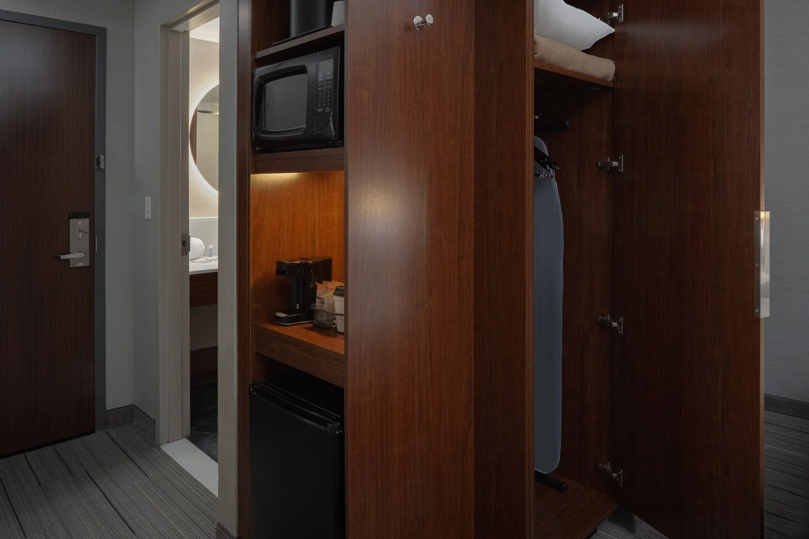  Original Filename: 1712_GTLFG_Fairfield_roomamenities.jpg File Name: GTLFG-Guestroom-Amenities.jpg Caption: Guest room coffee station and amenities Marketing Caption: In-room amenities including coffee station and refrigerator at Fairfield Inn &amp;