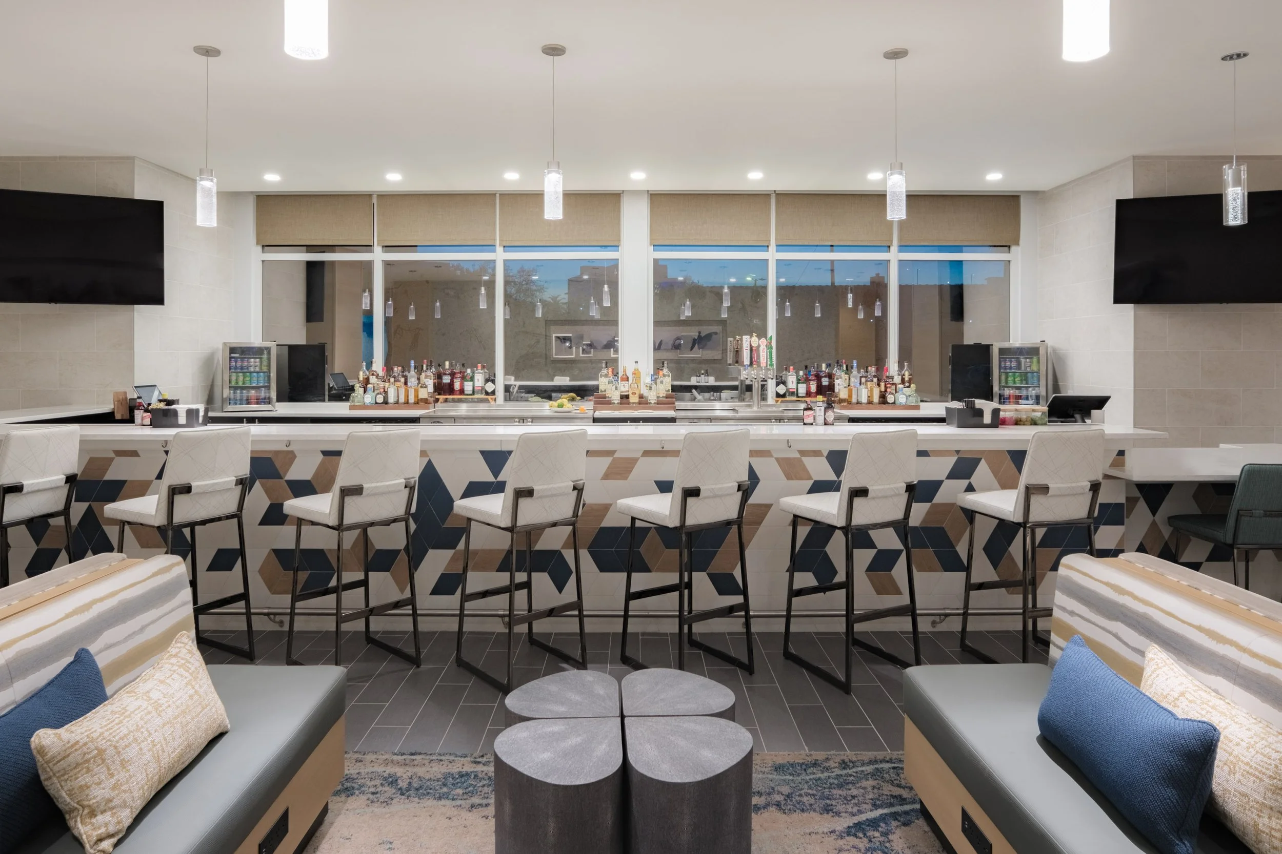 SHS_TPADS_40_lobbybar_Web Resolution.jpg