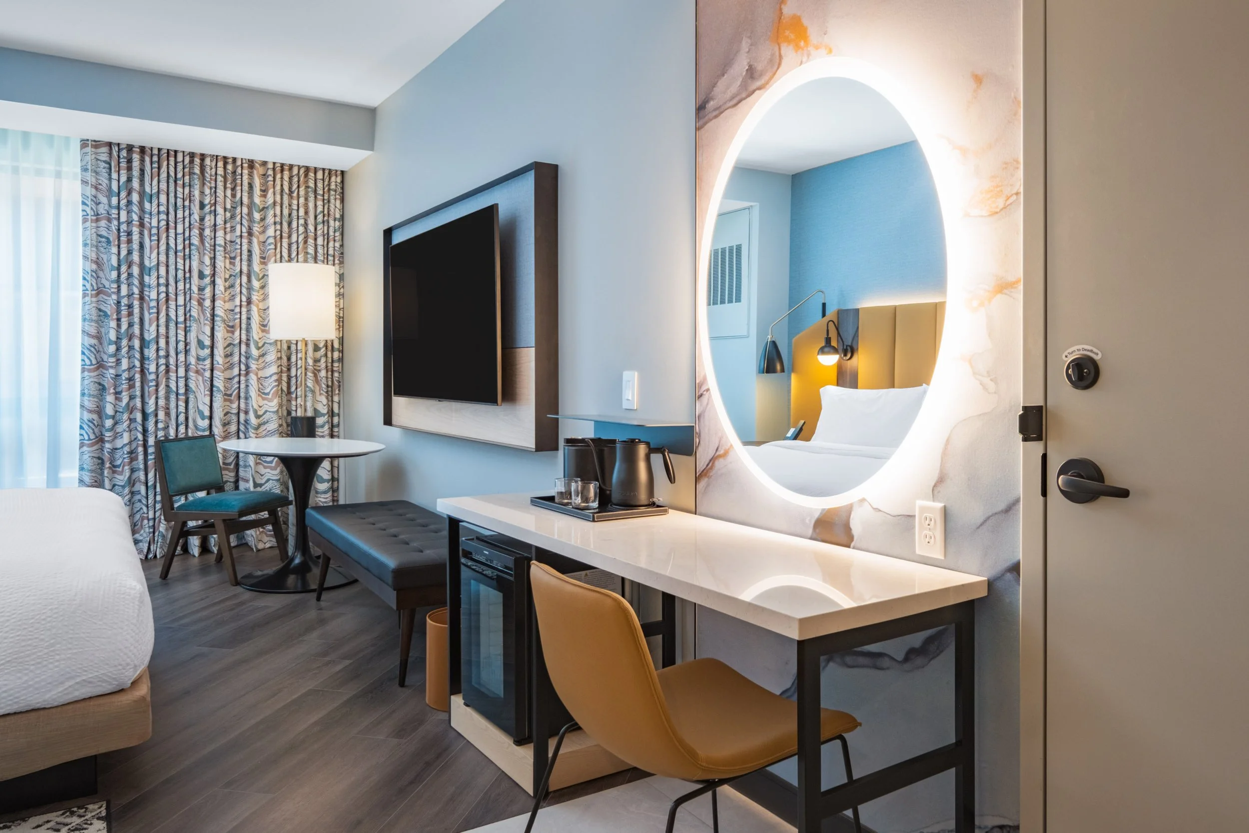 3922_Tempo by Hilton_kingroom entry_webres.jpg