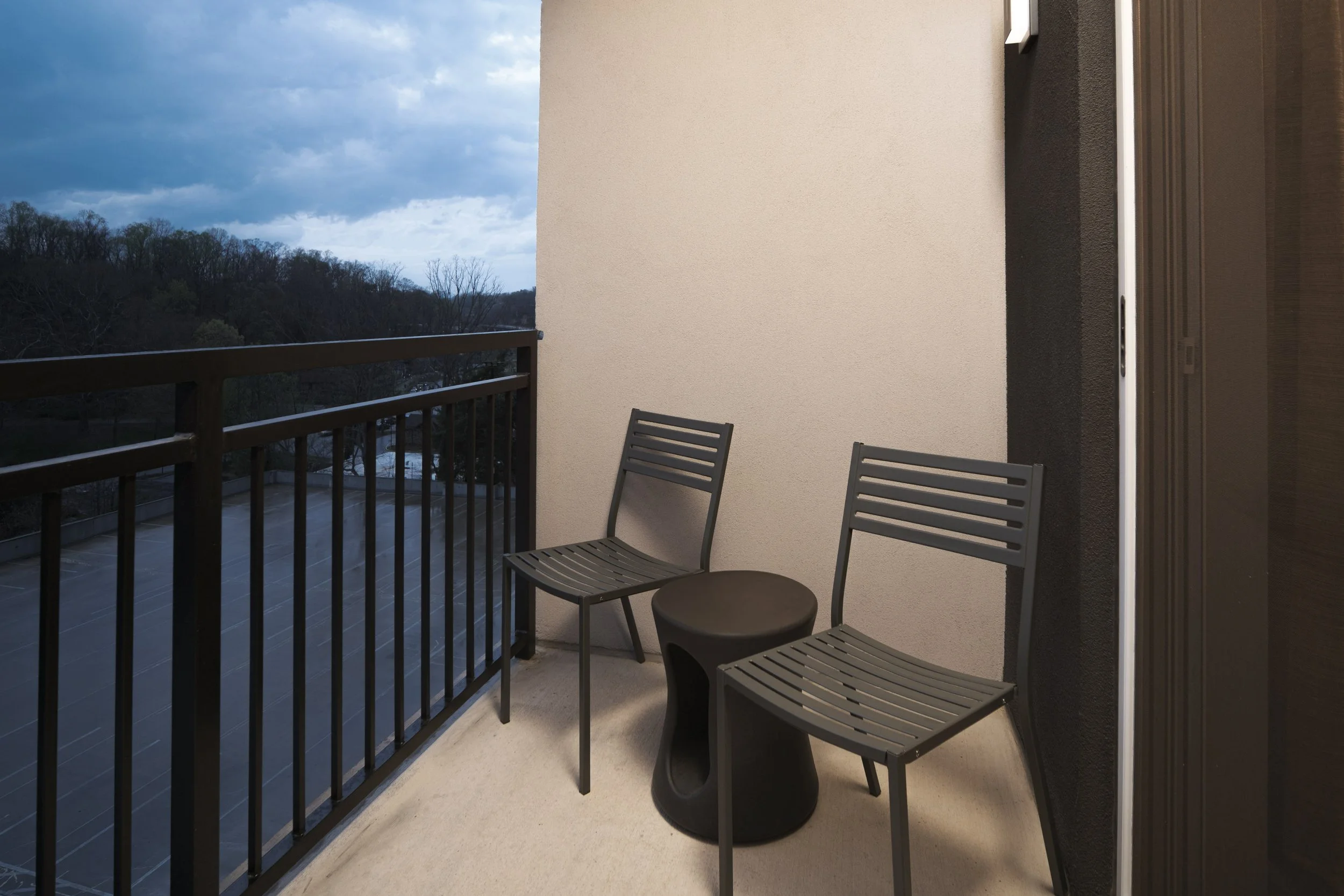 6055_AC_AVLAB_ACHotel_qqueenbalcony_balcony_Web Resolution.jpg